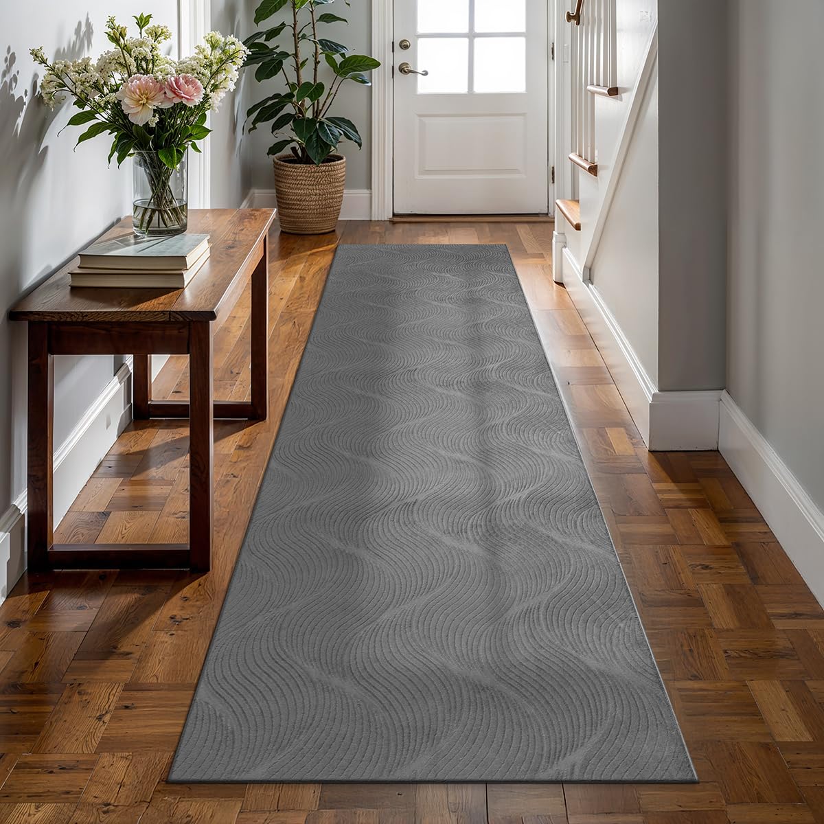 the carpet Rio - modern and soft carpet with non-slip backing and 3D look, fluffy surface, easy-care and robust, anthracite, 80 x 300 cm — image 1