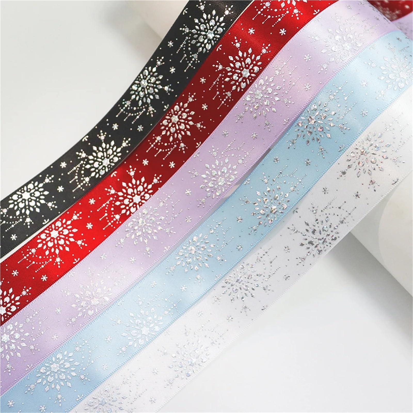 Nastro Con Stampa A Caldo Nastro di raso stampato con fiocco neve in lamina d'argento al laser da 25 mm for l'imballaggio decorazioni for feste Accessori for cucire fai-da-te(White,50Yards)