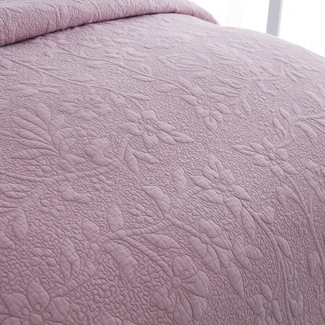 vctops 3-Piece Elegant Embroidery Quilt Set with 2 Shams 100% Cotton Quilted Bedspread Coverlet Set Oversized Queen, Pink