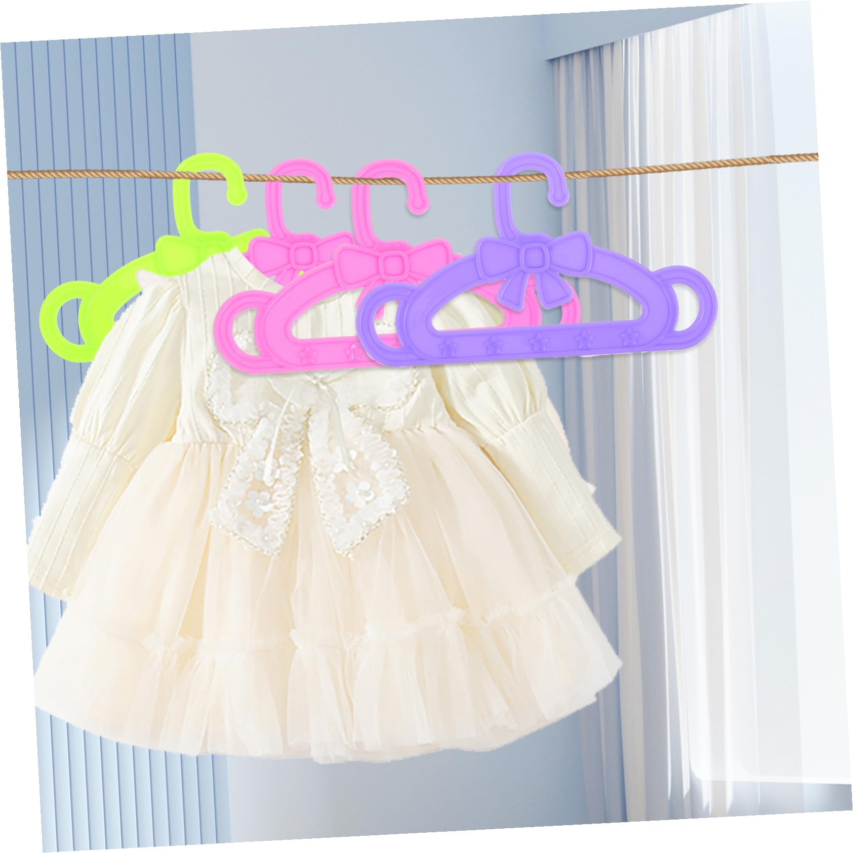 Gatuida 15 Perchas de Plástico para Ropa de Muñecas 15 Unidades Accesorios para Muñecas , para Niñas Juguetes para Bebés y Niñas