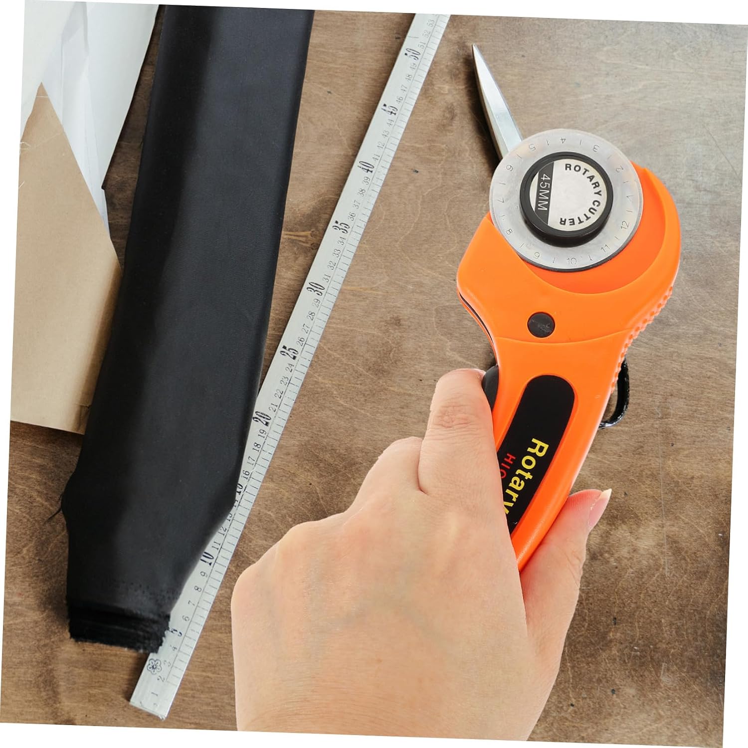 DOITOOL 1set Fabric Rotary Cutter Kit Carving Cutter Sewing Tool Easy to Use Cushion Grip for Tailor Shops Home Crafts