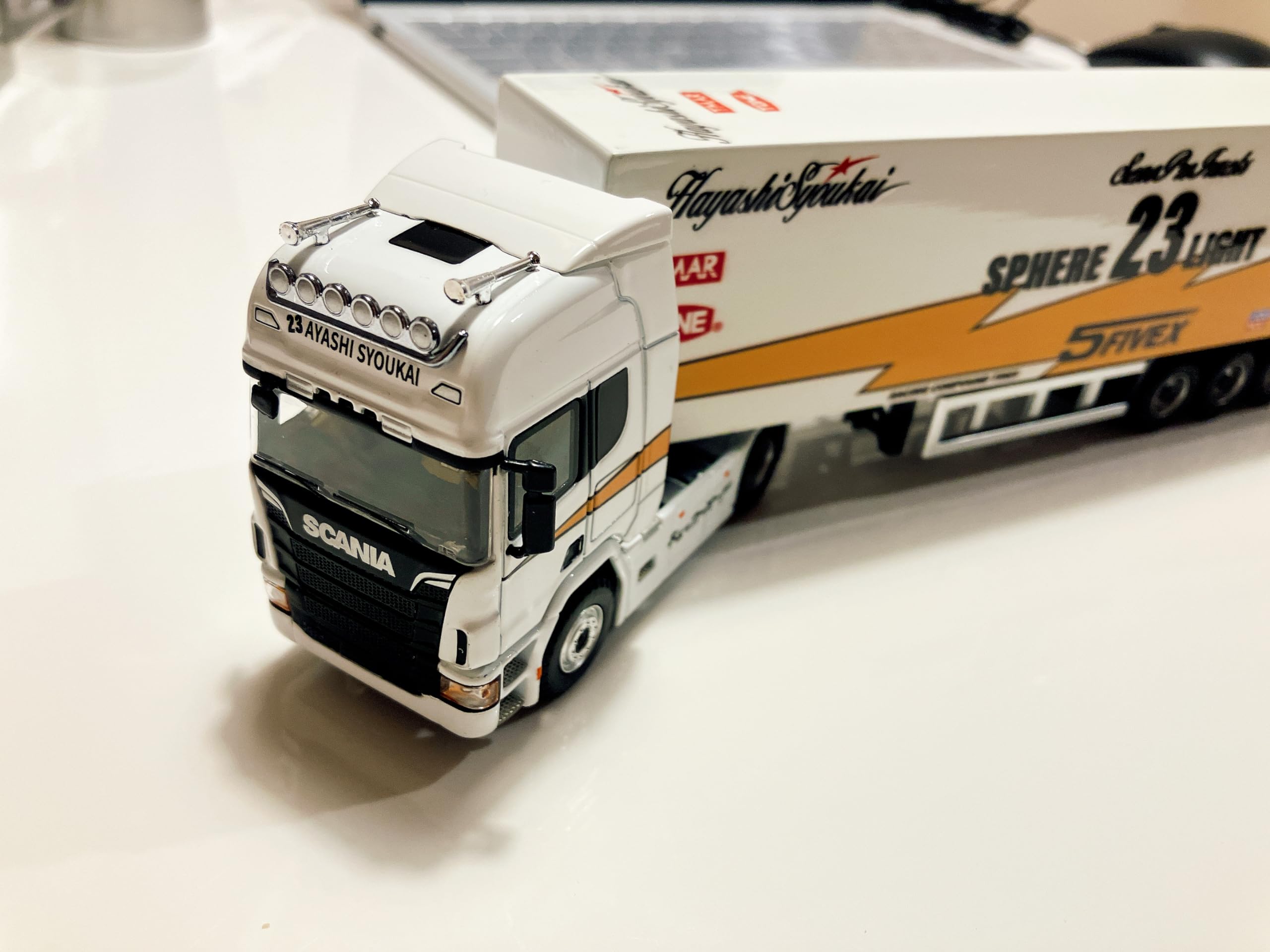 1/64 スカニア 新品 Flame 1/64 スカニア Scania Car Carrier トラック 積載車