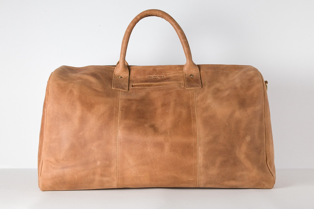 HOLZRICHTER Berlin - Weekender aus Leder für Herren (No 13-1), Reisetasche 31x56x26 cm, Handgefertigte Echtleder Umhängetasche mit Schultergurt, für Handgepäck, in Schwarz und Braun