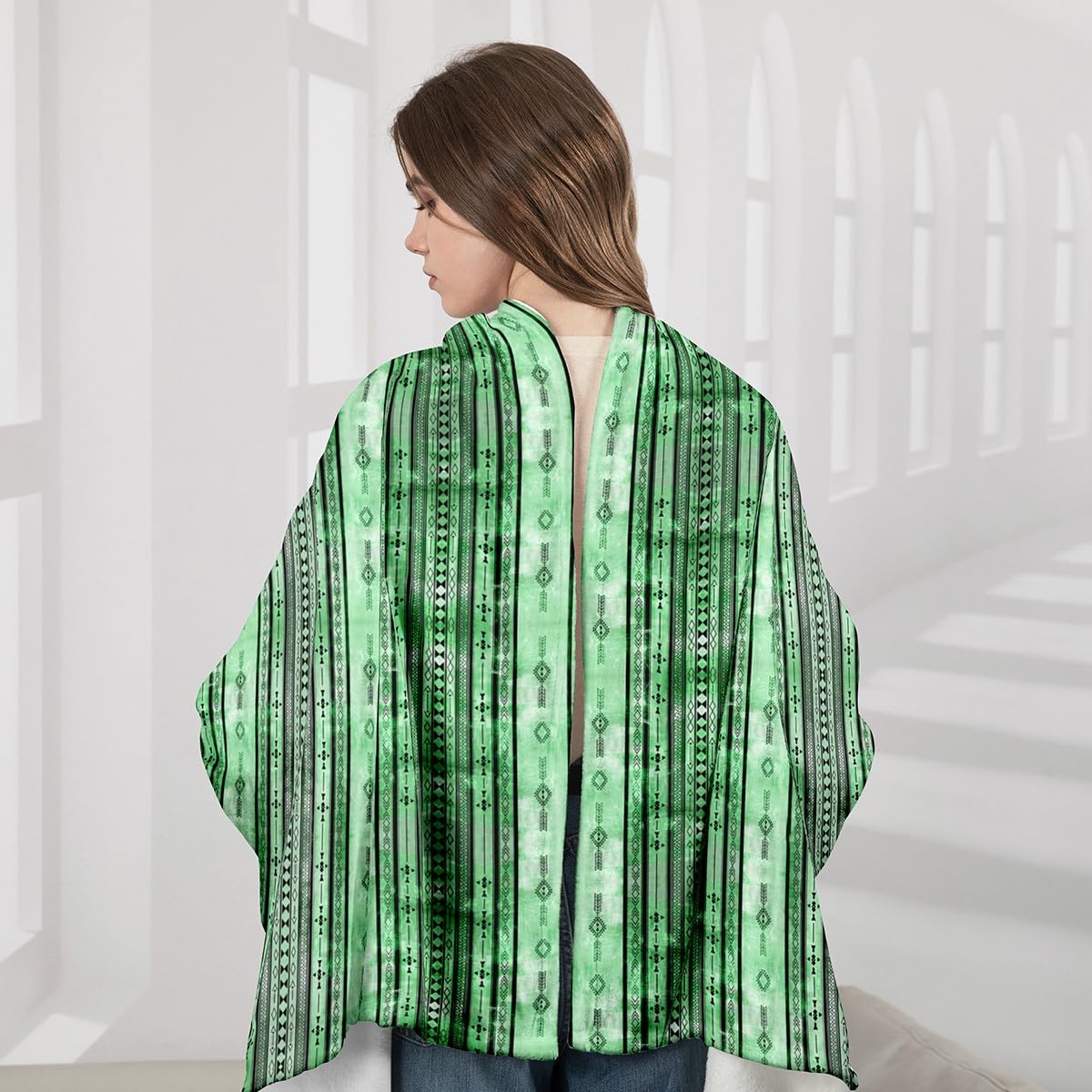 Homemissing Manta de forro polar del suroeste con bolsillo de mangas de 50 x 50 pulgadas, manta geométrica de forro polar con mangas para manta tribal, diseño nativo americano, manta de felpa verde y