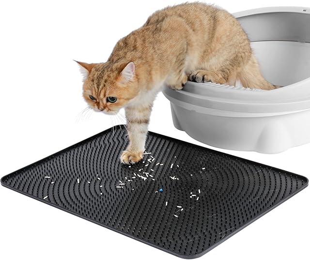 PETTOM Cat Litter Mat Litter Trapping Mat, Ripple Grains Surface Design Silicone Material Cat Litter Box Mat Scatter Control Waterproof Easy Clean Washable Anti-slip, 53x38cm-Black