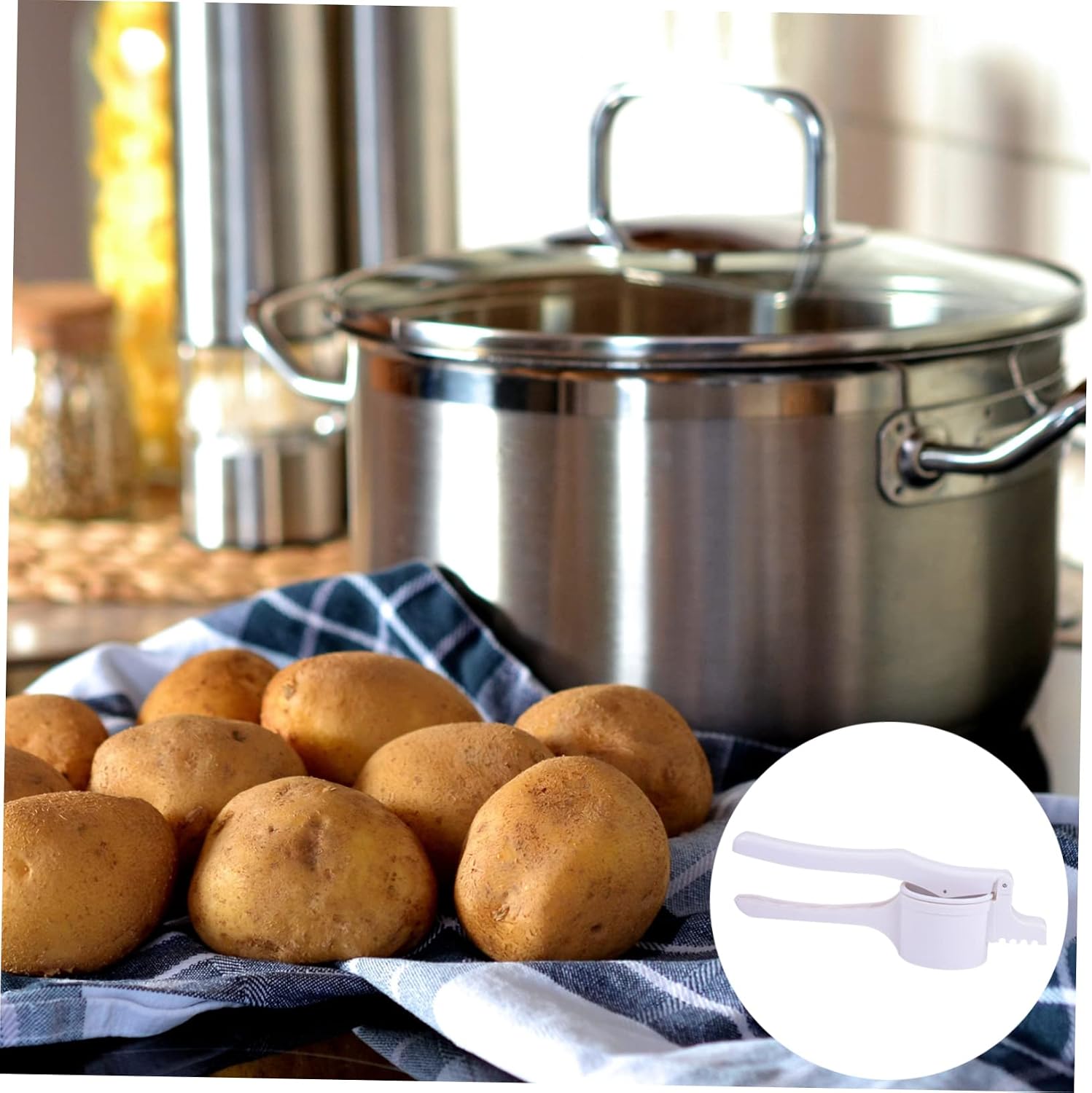 UKCOCO Manual Potato Masher with Non Slip Handle Easy Clean Potato Ricer and Vegetable Crusher for Home Cooking Kitchen Tool and Fruit Mashing