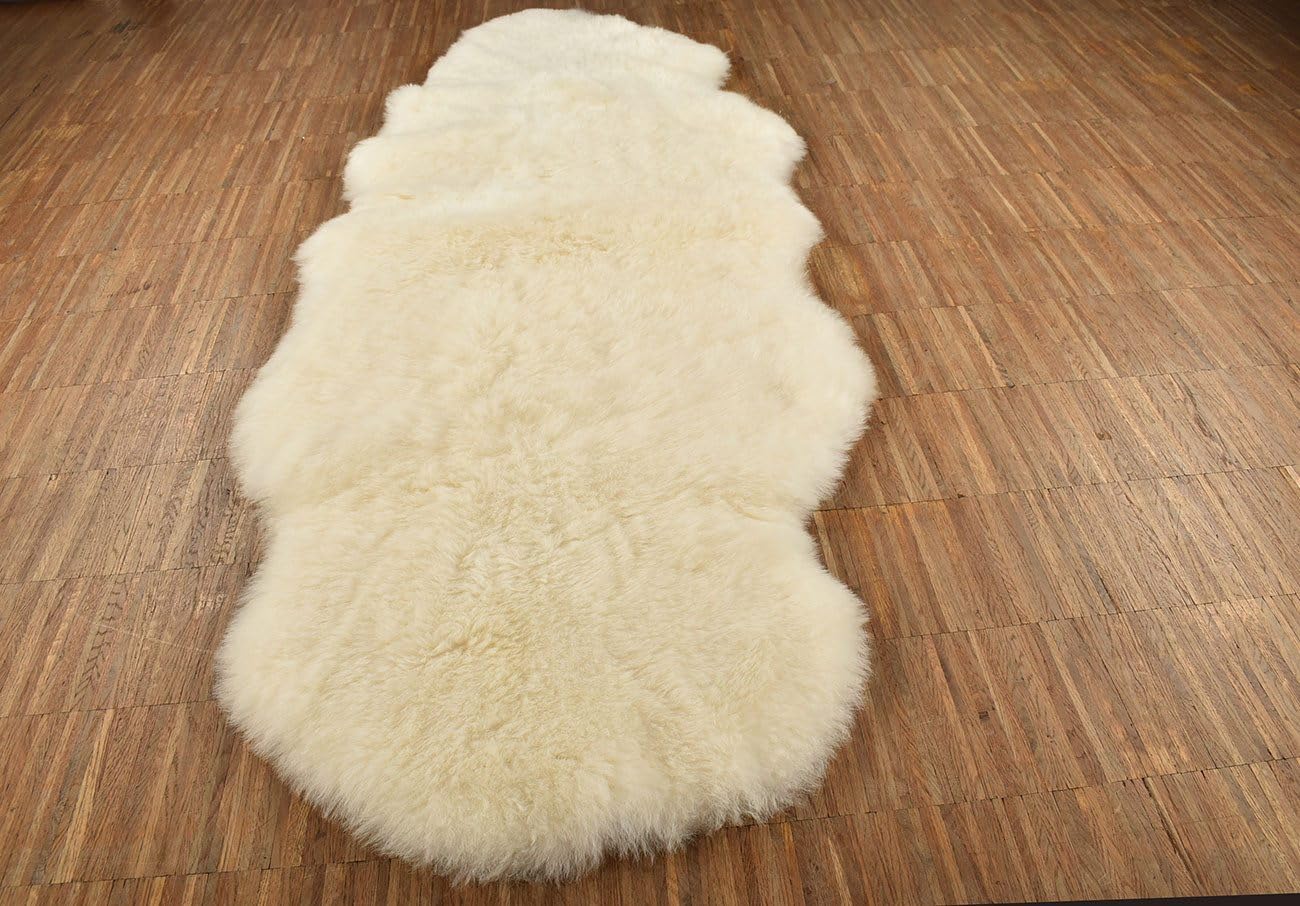 Kuhfelle Online & Nomad Island Lammfell Teppich Doppelfell 180 x 60 cm Bettvorleger Kurzwollig Fell Teppich aus 2 Echten Island Lammfellen Weiß