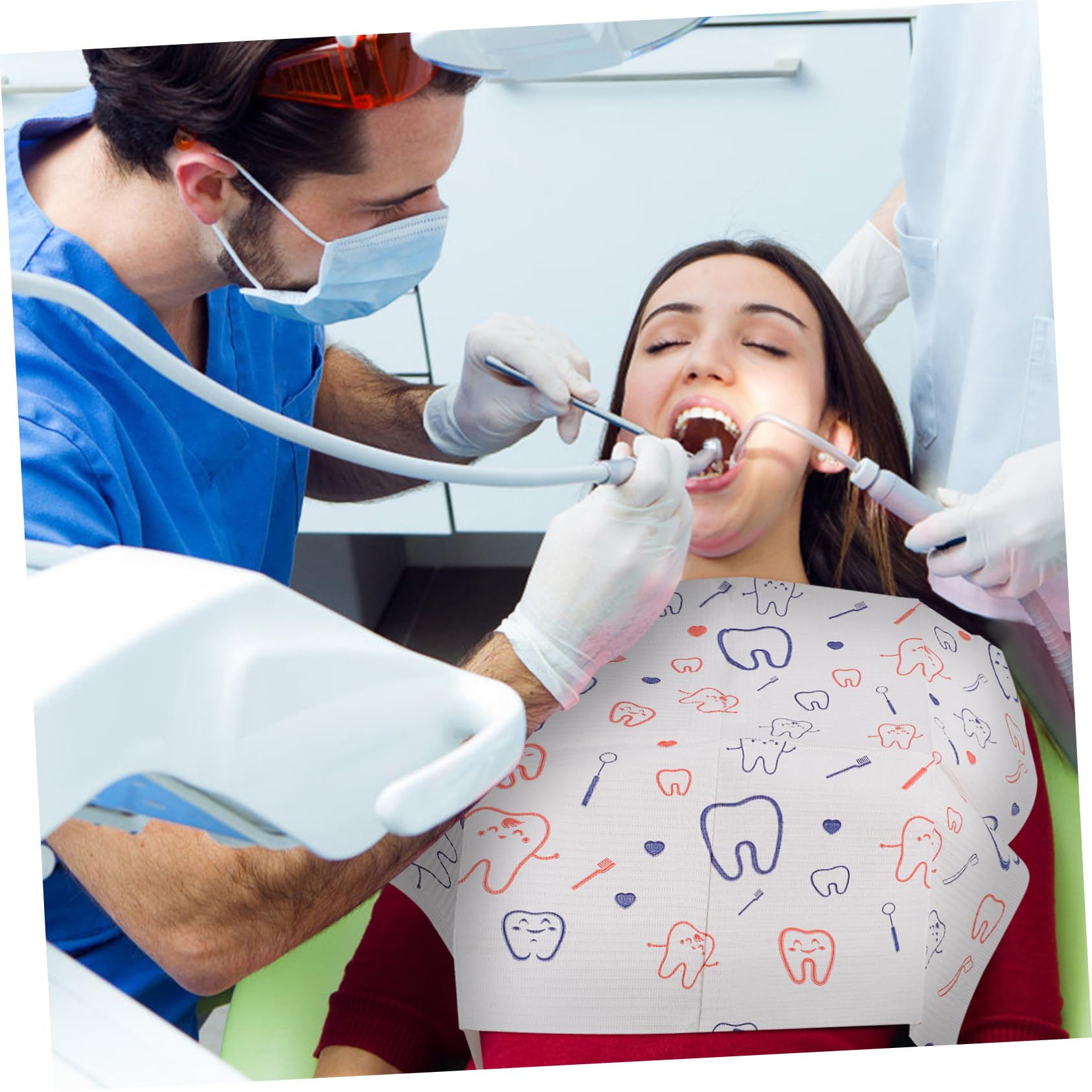 Baberos Dentales Desechables para Pacientes Niños Diseño Adorable, Resistentes al Desgarro y Cobertura Amplia, Ideales para Salones de Manicura y Comidas