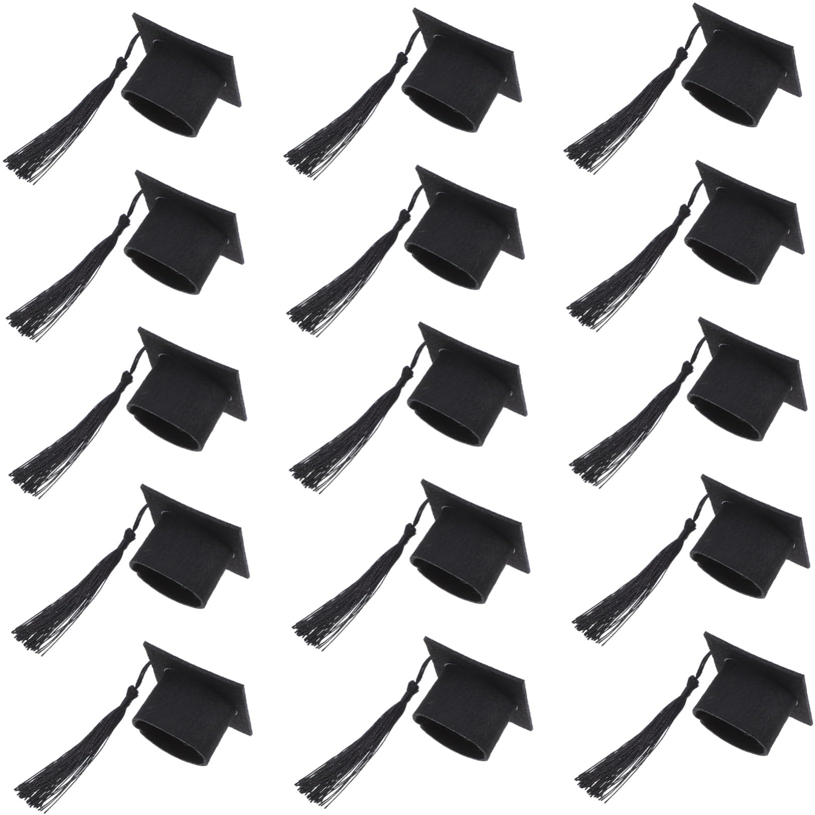 Mini chapeaux de graduation noirs pour sublimer une table de fête ordinaire