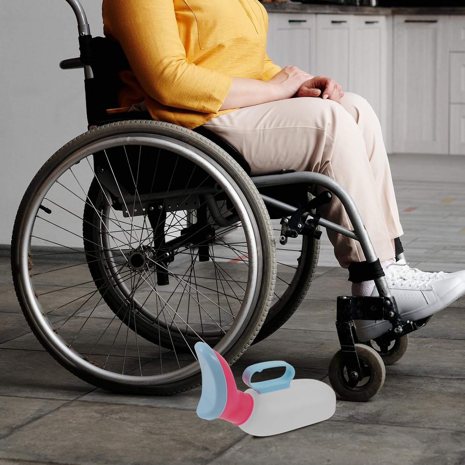 Didiseaon Soft Lid Urinal for Women Portable Female Urinal Thickened Bottle Reusable for Elderly