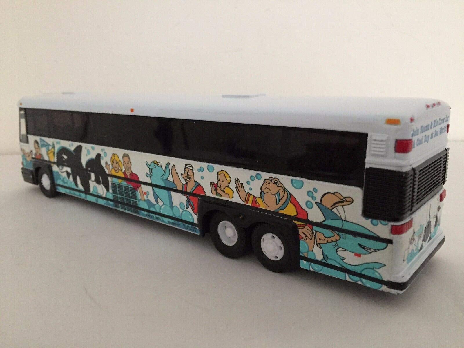 Amazon.com: Corgi MCI Gray Line of Anheim Pacific Coast-San Diego