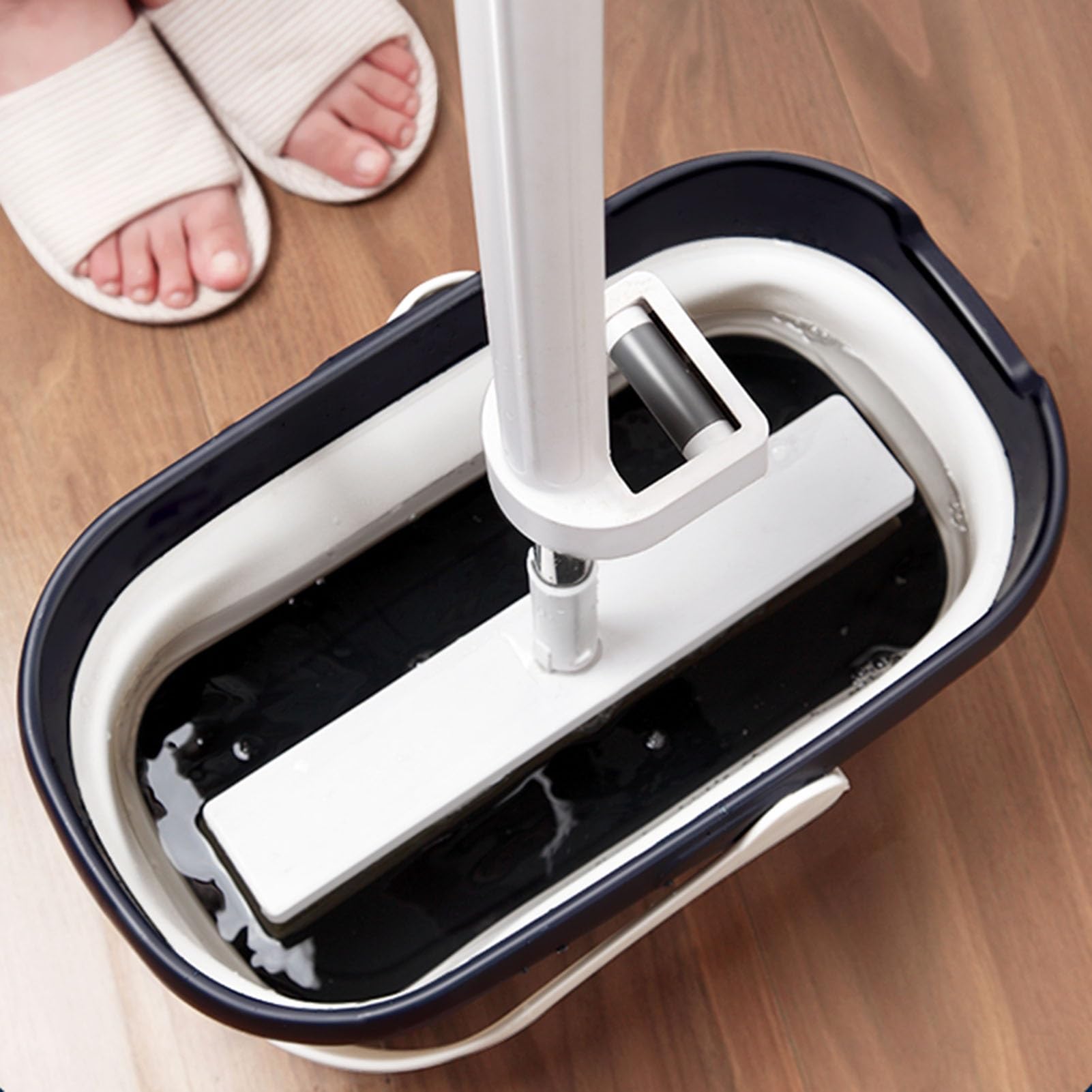 Secchio pieghevole da 12 litri con ruote per pulizia, campeggio e camper, secchio versatile in plastica portatile per una facile conservazione e trasporto