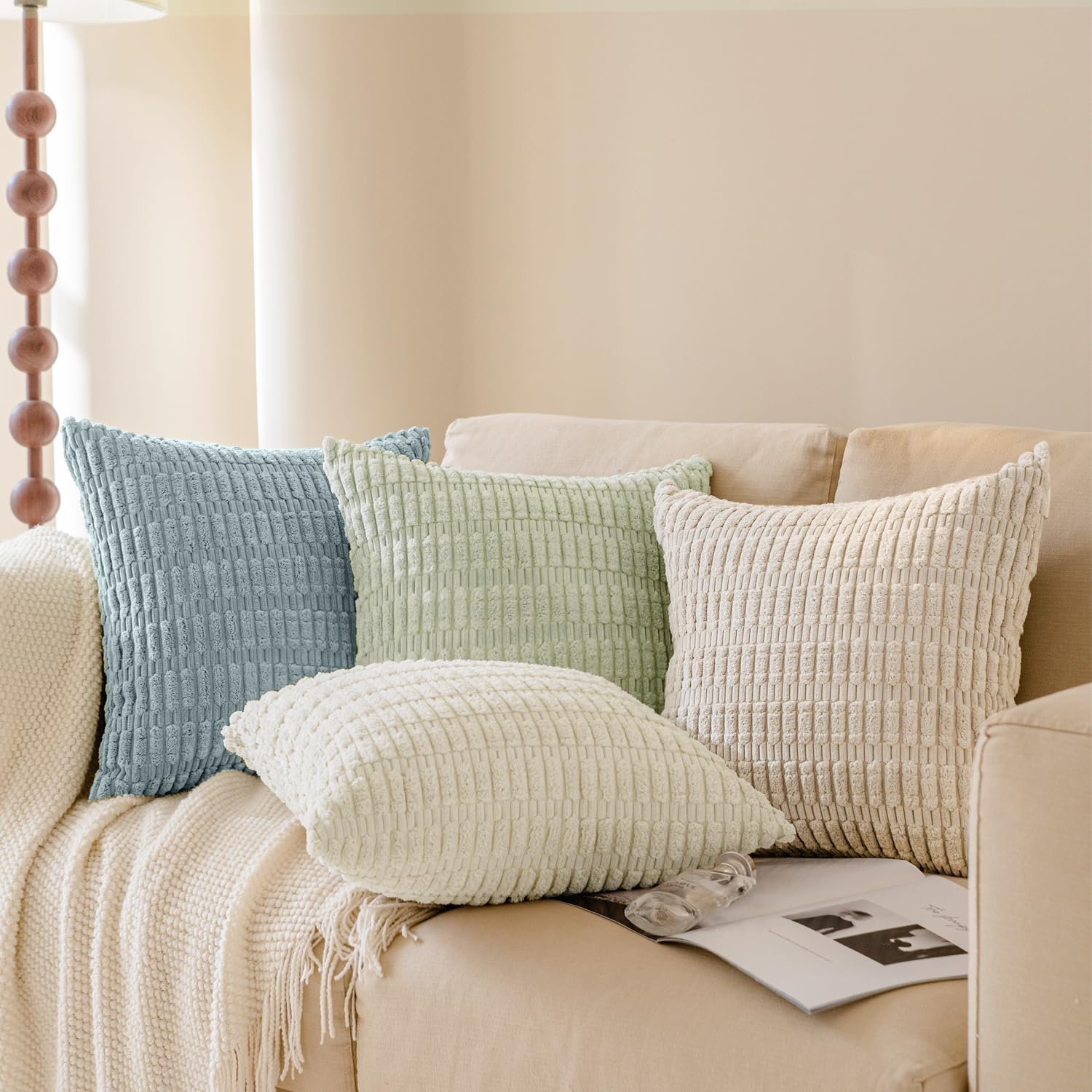 Softalker Juego de 4 fundas de almohada de pana de 18 x 18 pulgadas, suaves y bohemias a rayas de primavera, fundas de cojín decorativas modernas para sofá, dormitorio, sala de estar (sin rellenos),