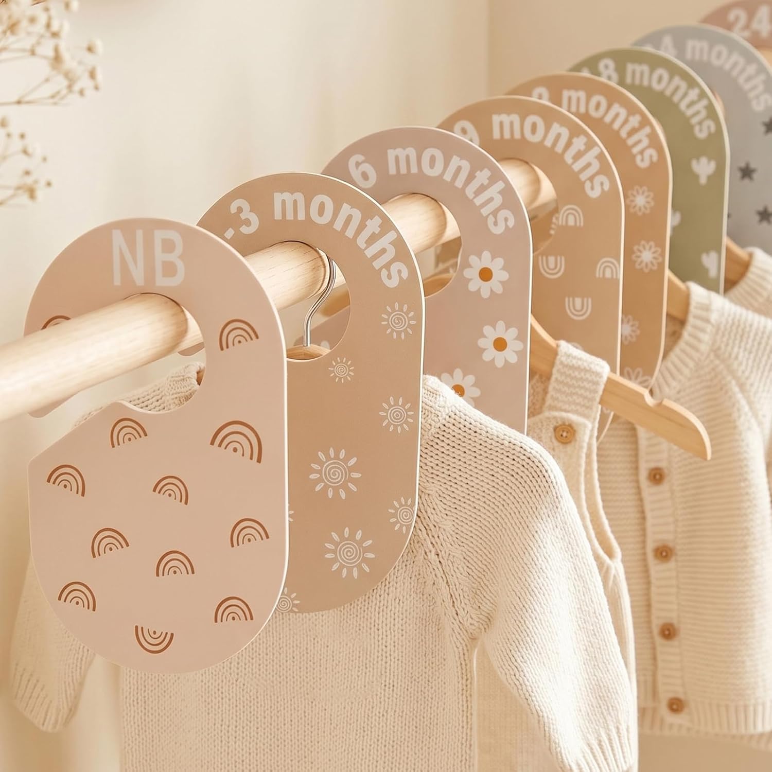 8 Pcs Baby Closet Divider Double-Sided Design Baby Clothes Wardrob Organizer Nursery Decor Minimalist Cute Clothes Hanger Dividers for Boho Room Decor Sorting 8 Sizes from Newborn to 24 Months