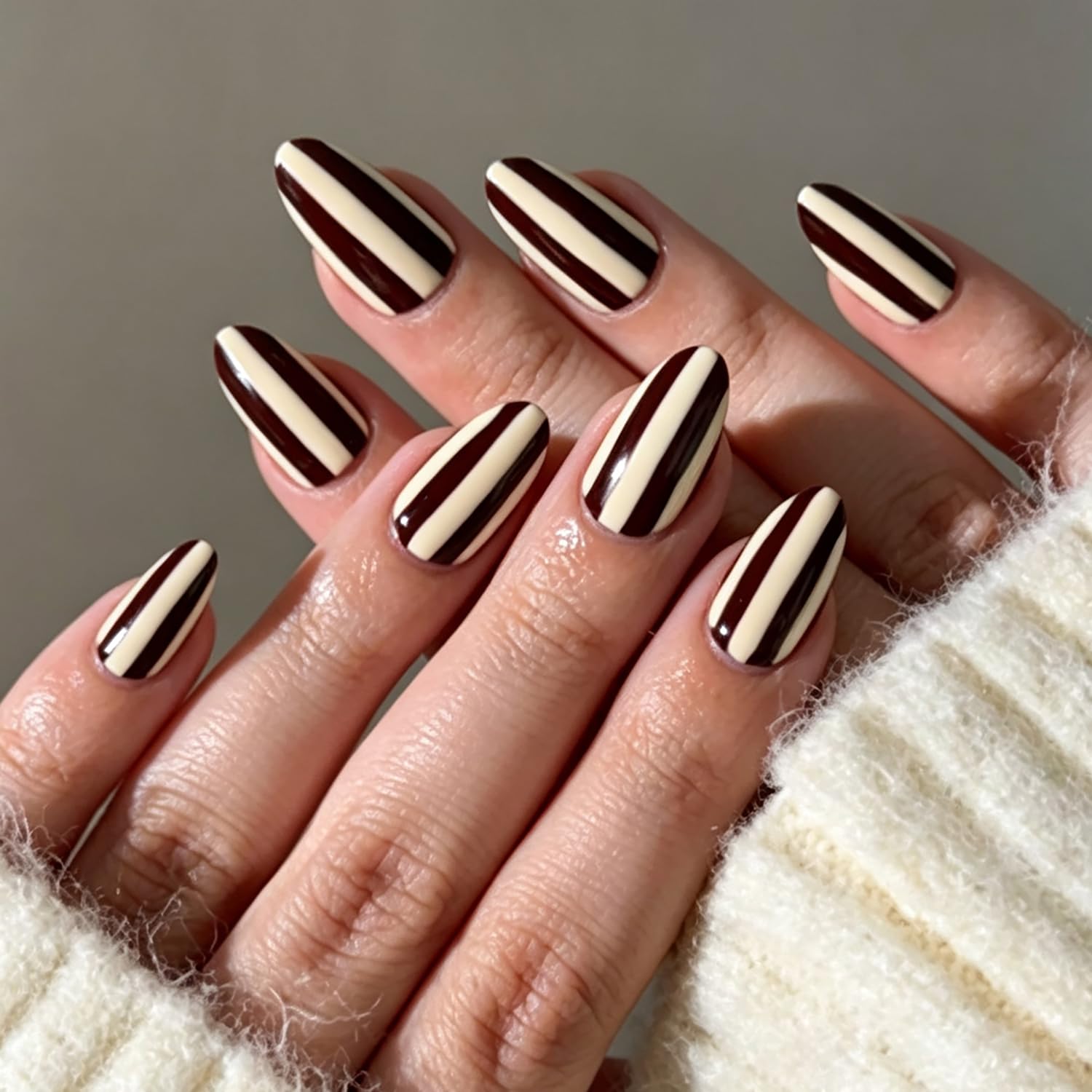 Stripe Press On Nails Short Almond Fake Nails Glossy False Nails