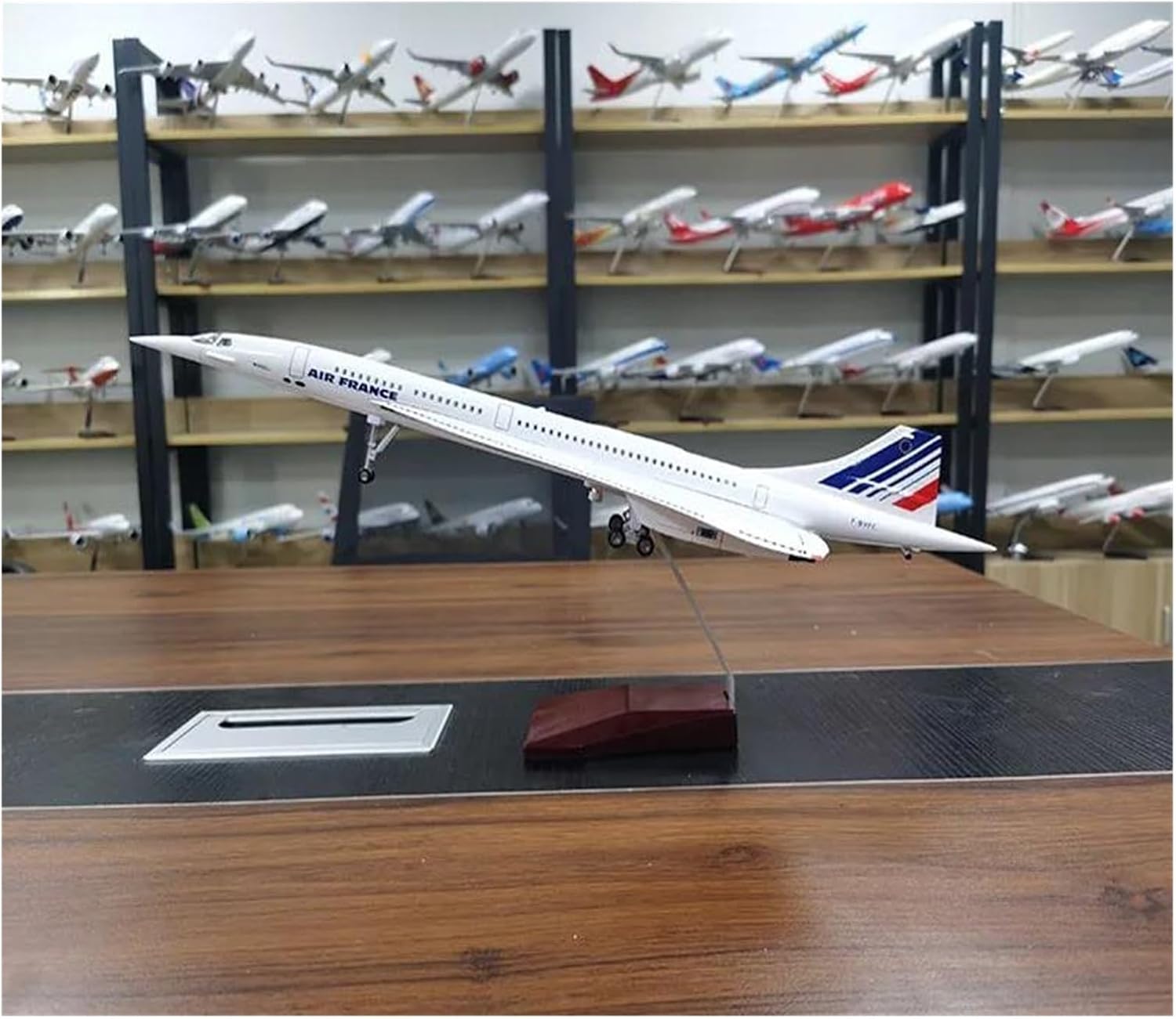 48CM for Dieacst Collectible Plane Concorde Air Force One Model Resin Airframe Aircraft Gift Scale Metal Airplane(White B)