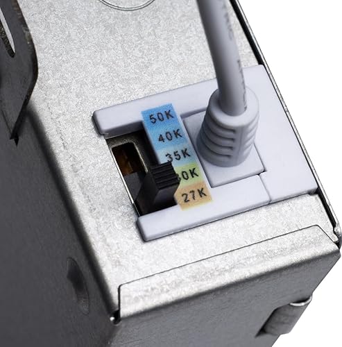 Miniatura 5 de Satco S11873 6 pulgadas 12W CCT seleccionable bajo perfil cuadrado retroceso deflector downlight con controlador remoto en estilo utilitario