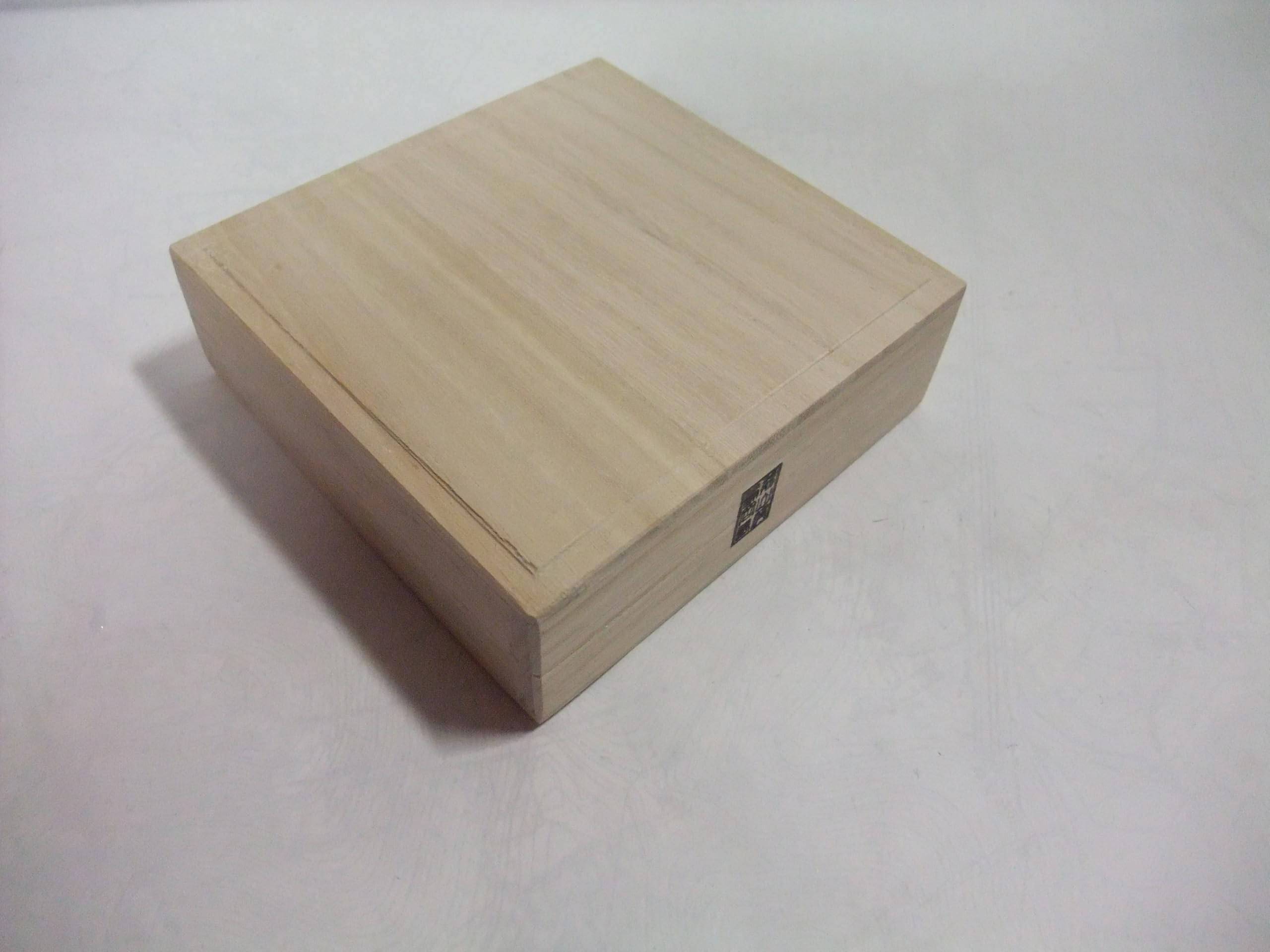 Amazon.co.jp: 鍔箱 緑色 刀装具入れ。 : スポーツ＆アウトドア