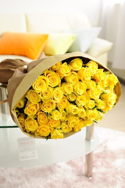 Amazon 花束 ブーケ 黄色バラ50本 ビジネスフラワー 開店 開院祝い 誕生日プレゼント 長寿祝いなど各種お祝いにおすすめ 花束 オンライン通販