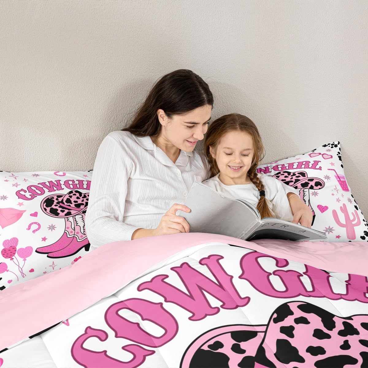 Castle Fairy Pink Cowgirl Comforter Set Queen Size,Milk Cow Print Cowboy Hat Boots Cactus Bedding Set for Women Adult,Stars Horseshoes Western Rodeo Luxury Bed Duvet Insert, 2 Pillowcases