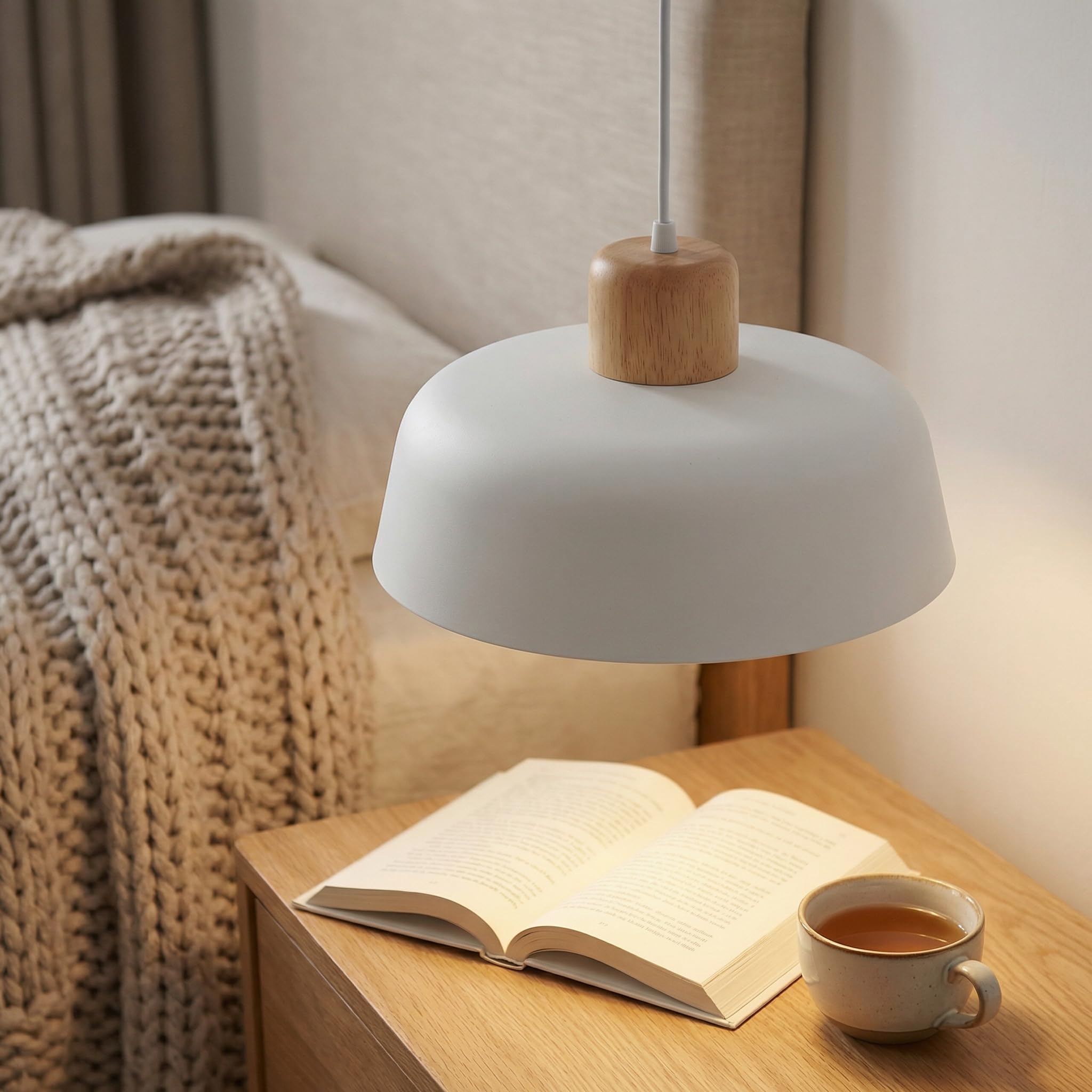 Lámpara Colgante con Redondo Pantalla de Hierro 30cm y Acabado de Madera en Color Macaron​​, ​​Grande Luz Colgante Moderna E27 ​​Para Salón, Cocina y Comedor​ (Blanco)