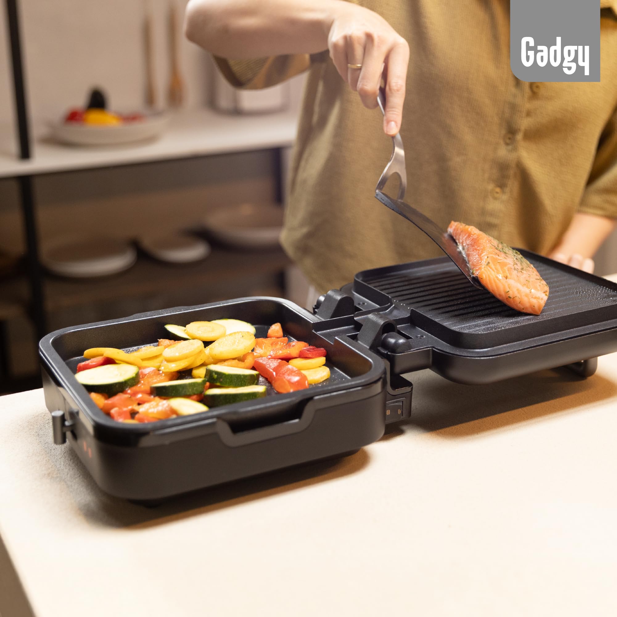 Gadgy Kontaktgrill – Elektrische Tischgrill mit abnehmbarem Grillboden – Einstellbare Temperatur – Ein- & Doppelseitiges Grillen – Antihaftbeschichtung – 1400W – Matt Schwarz/Silber