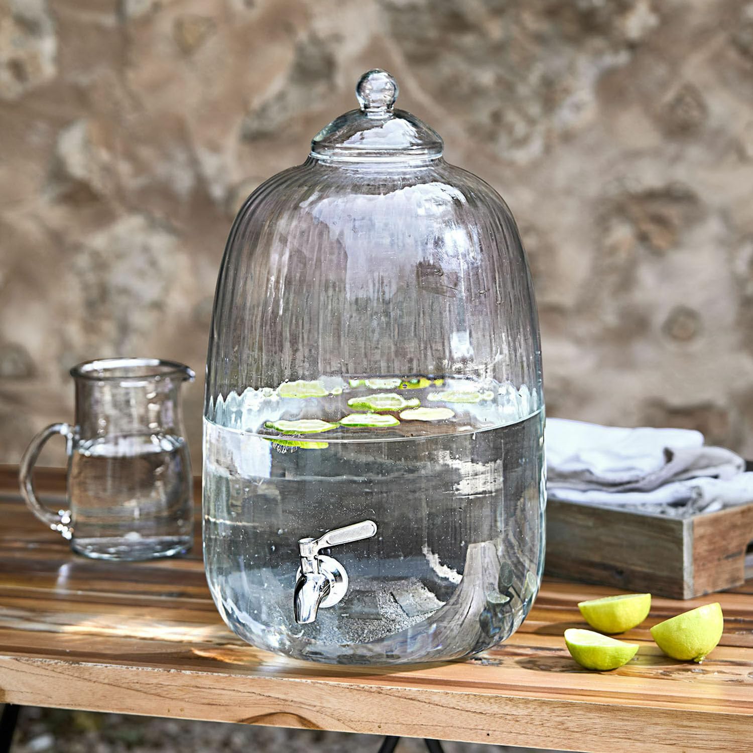 LOBERON Getränkespender Alindor - Mundgeblasen - Stilvolles Design - Metall-Zapfhahn - Sanft Gewölbte Form - Tischaccessoires - Glas - Edelstahl, klar | Mundgeblasen - Stilvolles Design - Metall-Zapfhahn - Sanft Gewölbte Form - Tischaccessoires - Glas - E