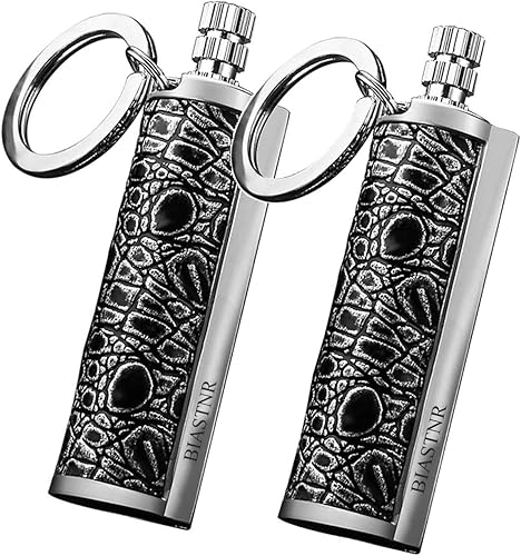 Biastnr - Juego de 2 llaveros de metal inmortal, encendedor de queroseno recargable para camping senderismo