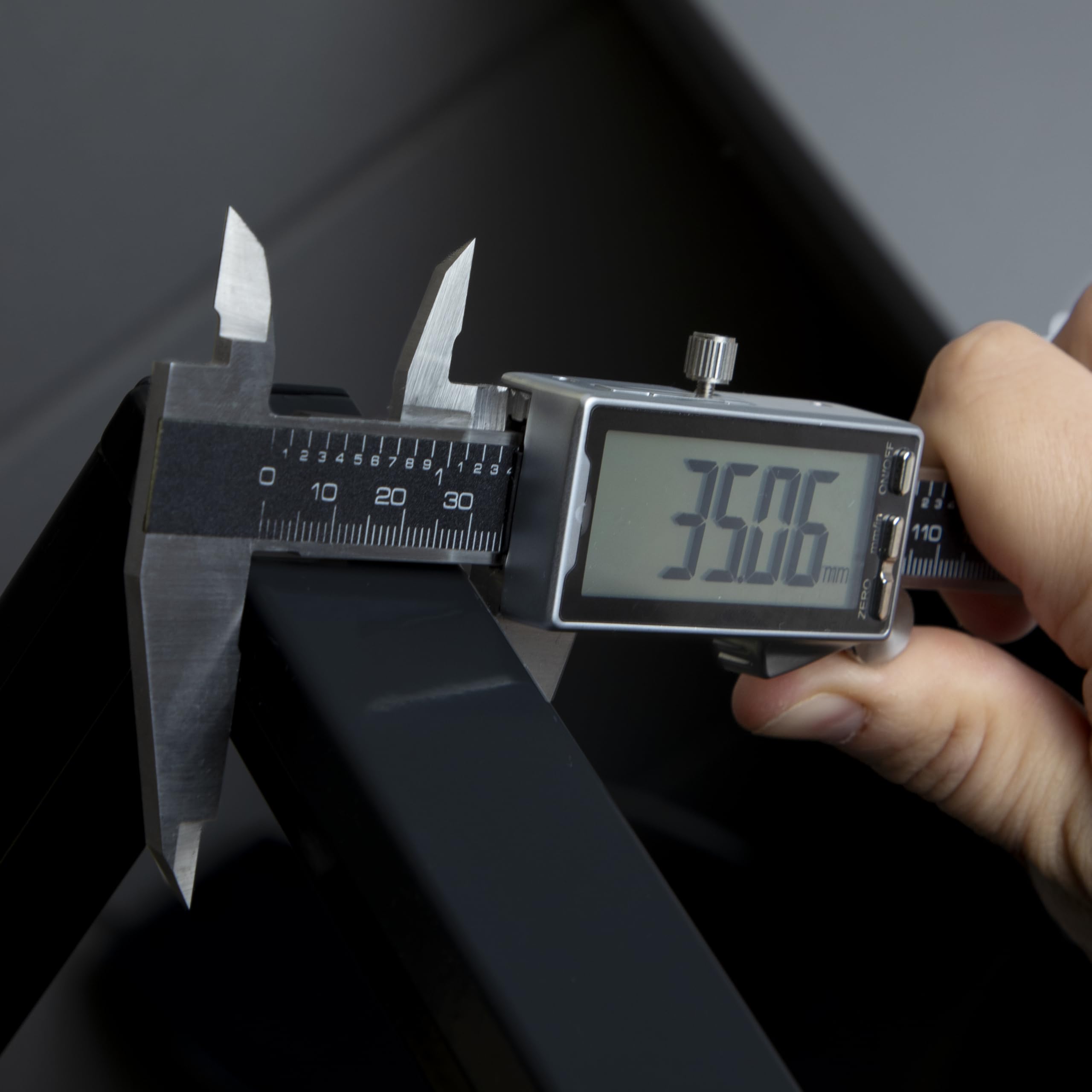 C.K Tools Digitaler Messschieber, 150 mm 6 Zoll Edelstahl Schieblehre, Großes Display, Metrische und Imperiale Anzeige, 0,01 mm Auflösung, Tiefenstange, Innen Außen Stufenmessung, ABS Etui, CK T3596