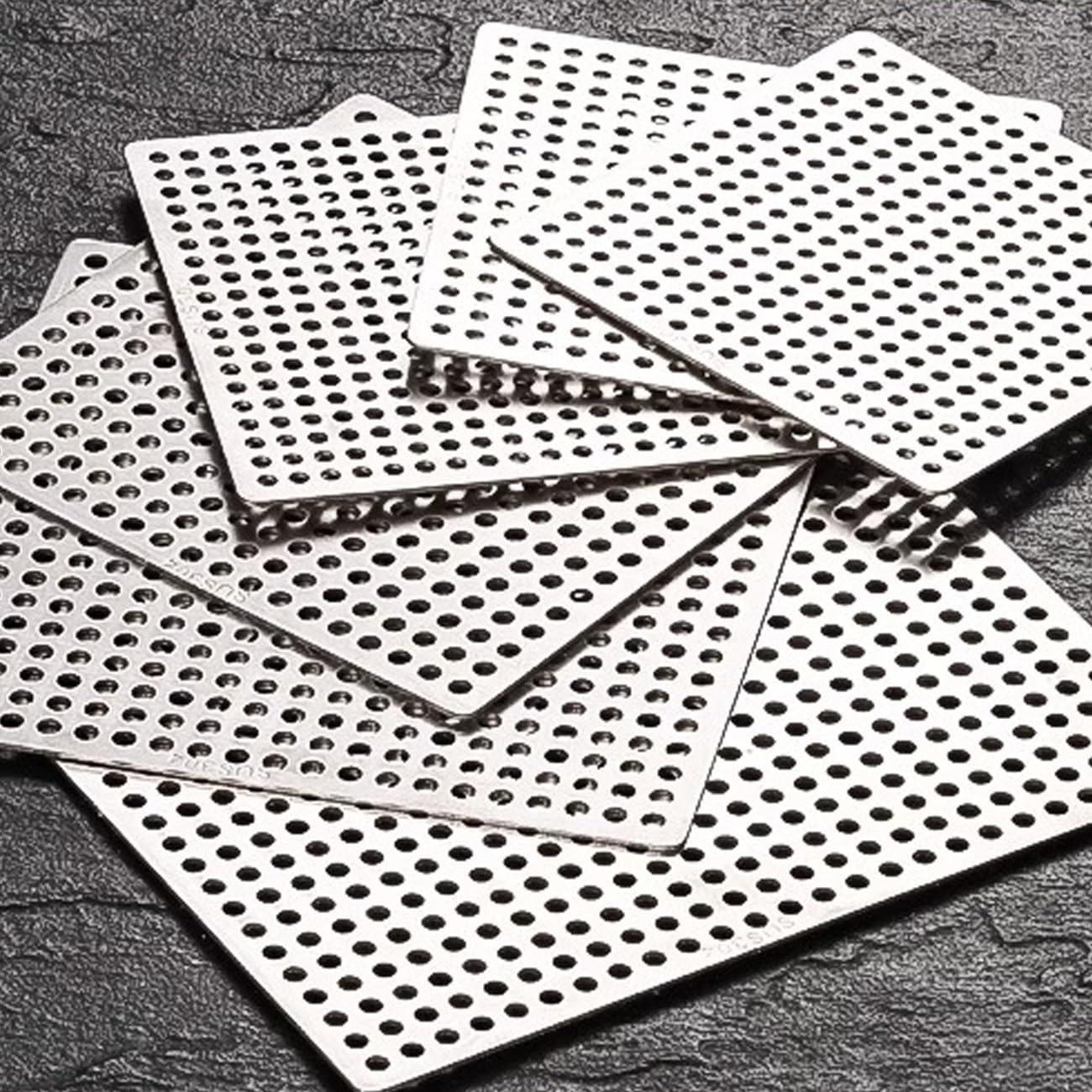 Tapa de drenaje de piso de acero inoxidable, Protector de colador drenaje acero inoxidable 304, varios tamaños, orificio 3 mm for interior y exterior(7.5x7.5cm)