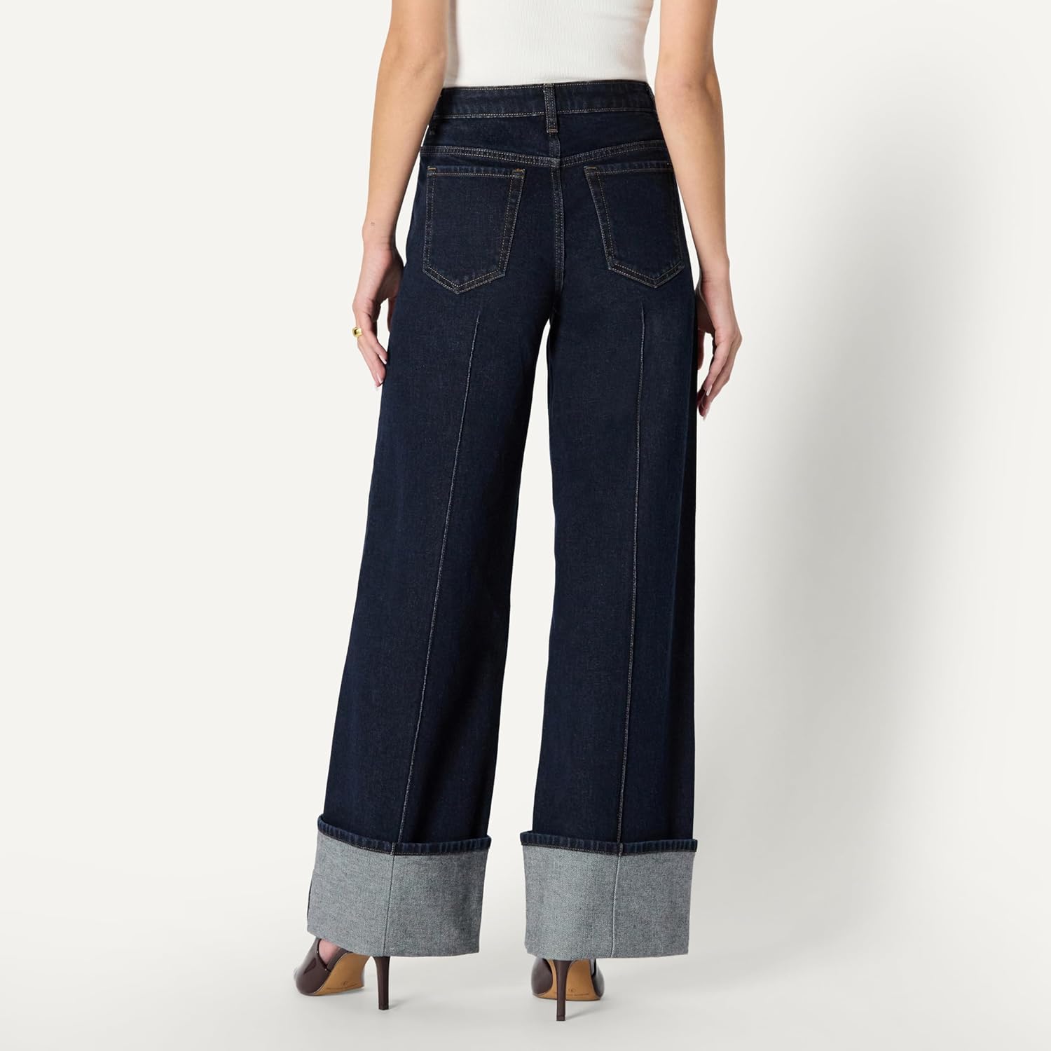 Amazon Essentials (Demi's Pick) Women's High-Rise Wide Leg Cuffed Jean - Image 2
