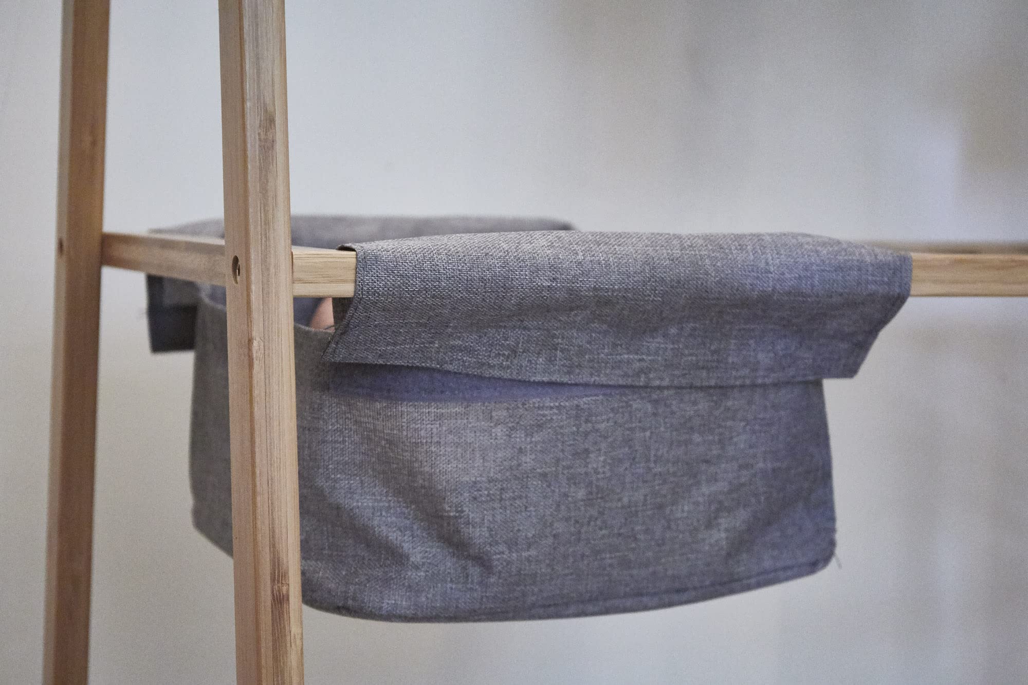 DOMO PAK LIVING Stander appendiabiti in Bamboo con ripiano e cestino