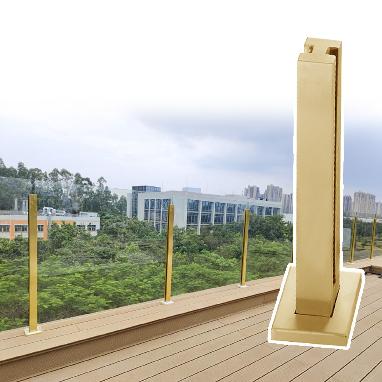 Poteaux de balustrade en verre dorés pour sublimer votre garde-corps de piscine