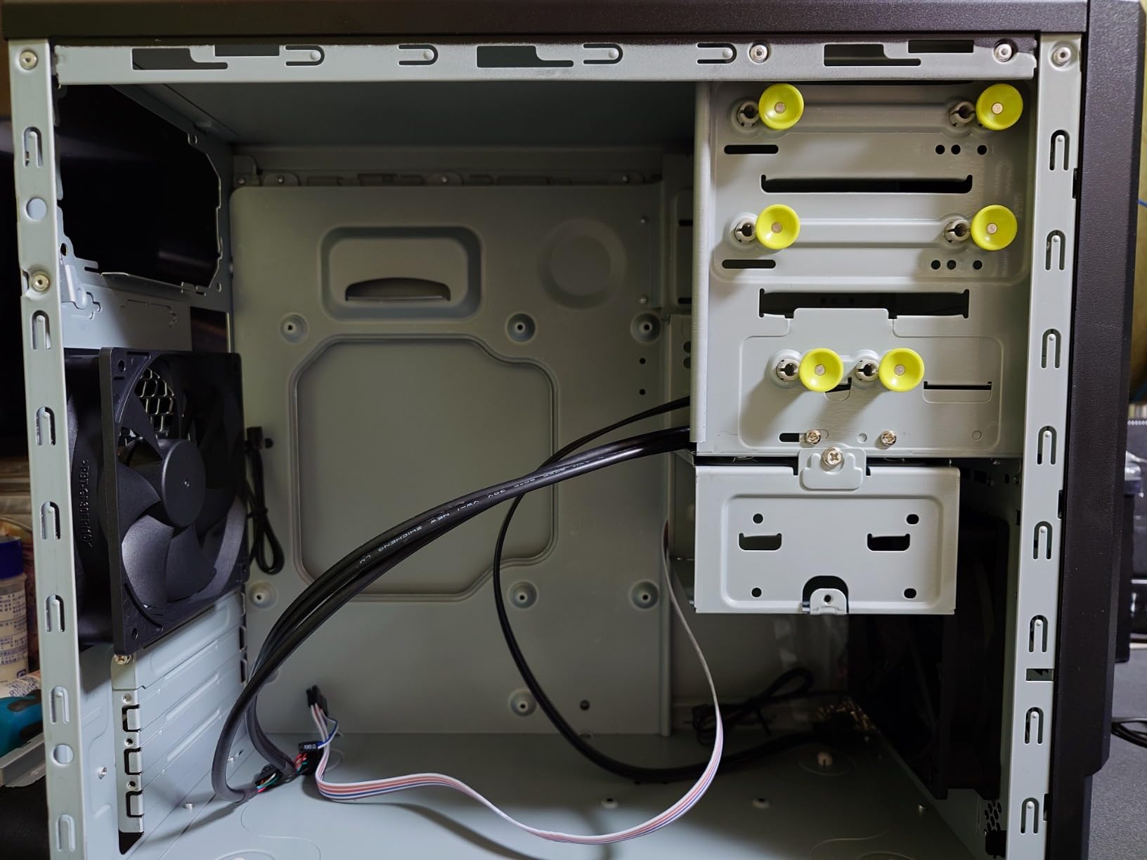 IN WIN micro-ATX PCケース IW-EM048 ブラック