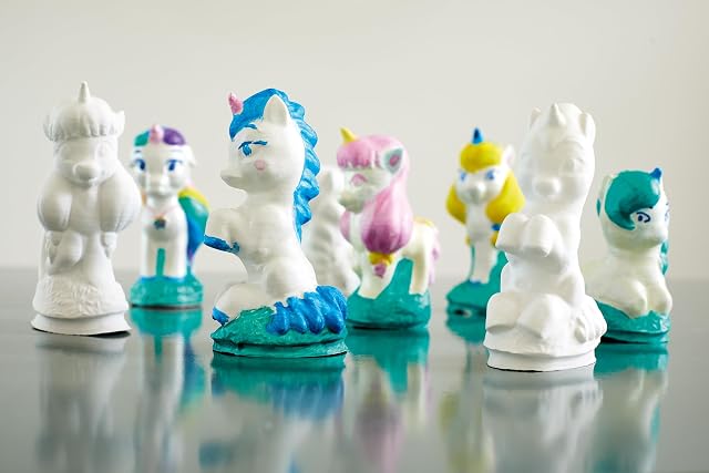 Foto 5 de 7 de Mako - Casting - Mes Unicornios - Kit de Ocio Creativo - Yeso y Pintura Gouache - 5 Figuras de moldeo