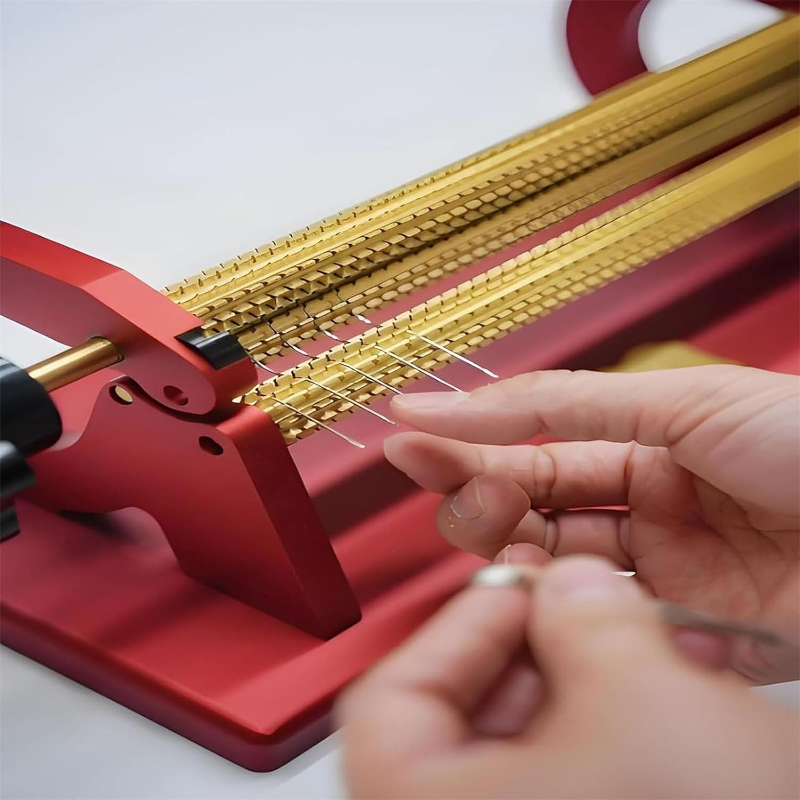 Máquina de plisador de Ahumado de 32 Filas 47/64 Posiciones de Agujas Ancho Ajustable 0.5cm Herramienta Plegable de Tela de separación para la decoración de la Ropa de Costura