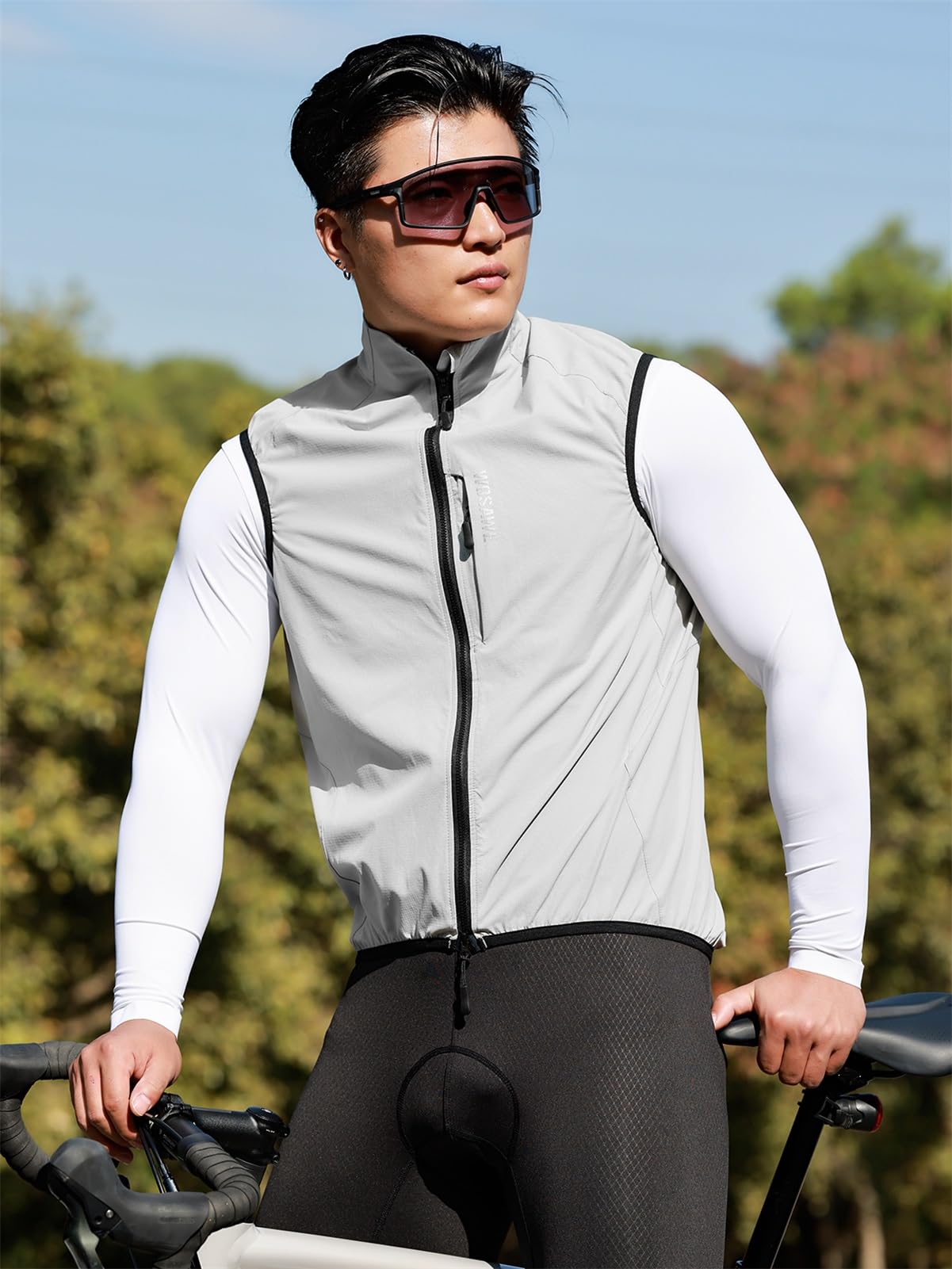 WOSAWE Reflective Cycling Vest with Chest Pocket Water-Repellent Lightweight Windproof Gilet for Running, Hiking, Sliver L