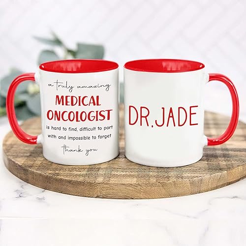 Miniatura 4 de Taza de café personalizada para médico de pacientes, amigos de la familia, regalos para médico, un oncólogo verdaderamente médico es difícil de