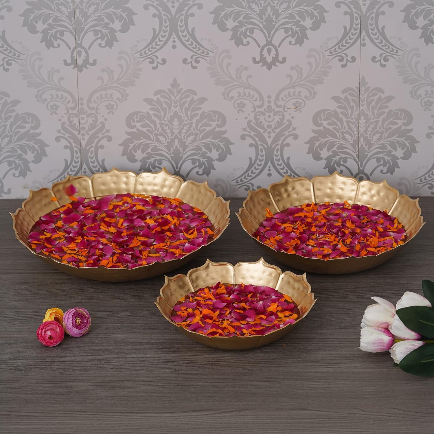 Bols Lotus Urli pour une décoration de table festive lors des fêtes de Diwali