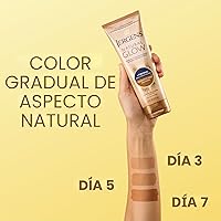 Vista 4 de Jergens Glow natural + reafirmante, Tanner, Tanner sin sol para tono de piel mediano a profundo, Loción corporal de reafirmación contra celulitis