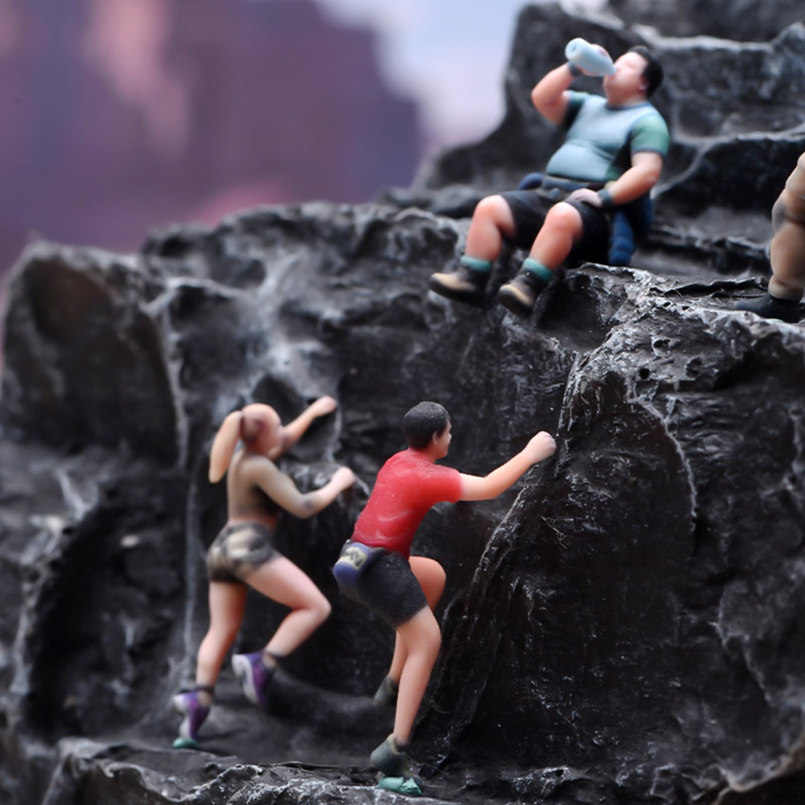 Miniatura artistica della alpinismo in resina, A