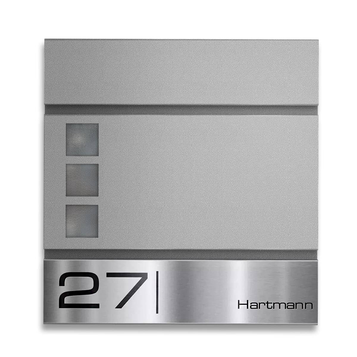 Metzler Cassetta Postale Grigio Alluminio RAL 9007 in Acciaio con Finestra – Incisione Laser Personalizzata (Nome & Numero Civico) su Targhetta in Inox – Con Vano Portagiornali – Modello Oltmann