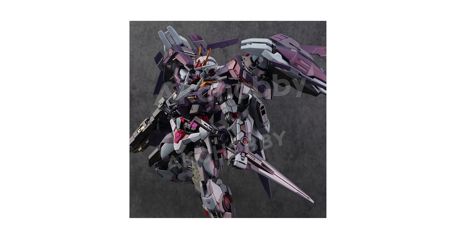 MG1/100ダブルオーライザー、セブンソード/G、ザンライザー塗装済み完成品 MG1/100ダブルオーライザー、セブンソード/G、ザンライザー塗装