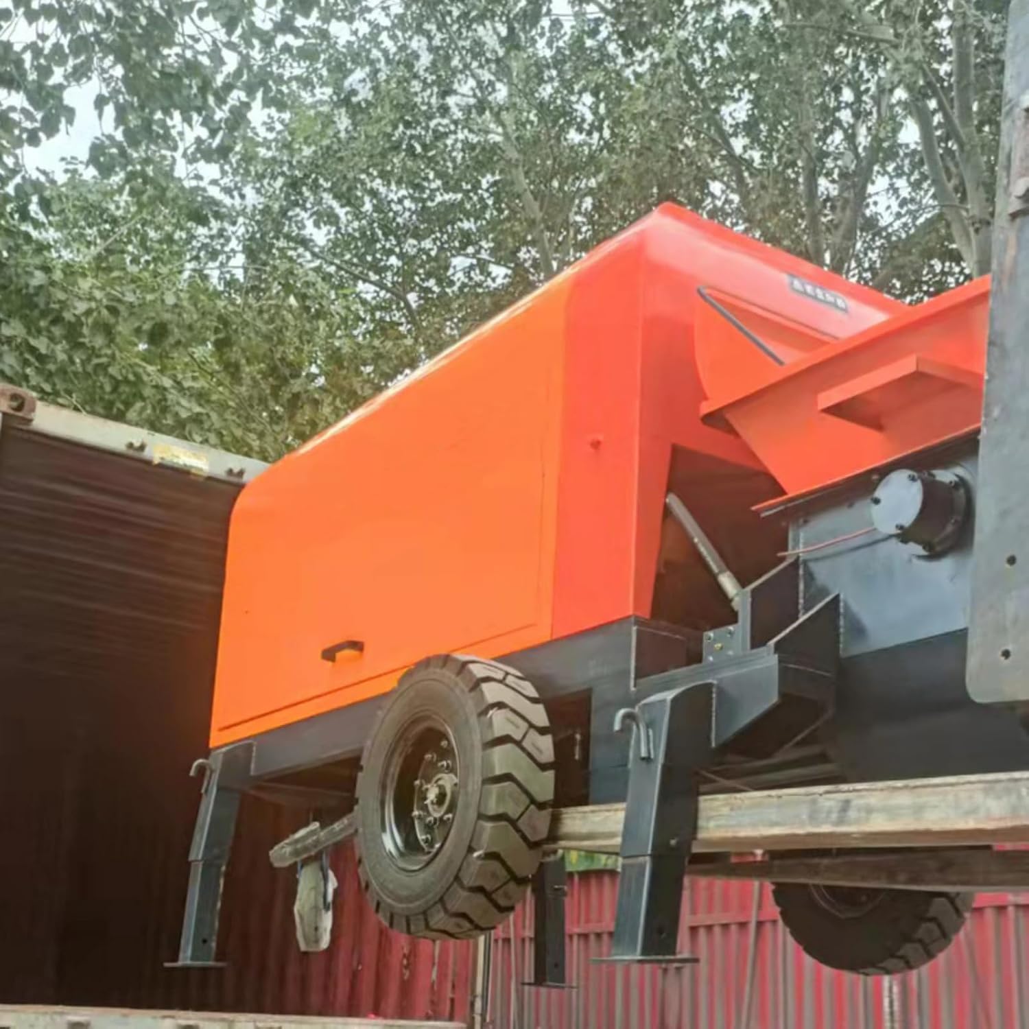 Concrete Pump for Efficient Large-Scale Construction Projects, Mobile Hydraulic Concrete Pump for Fast Delivery