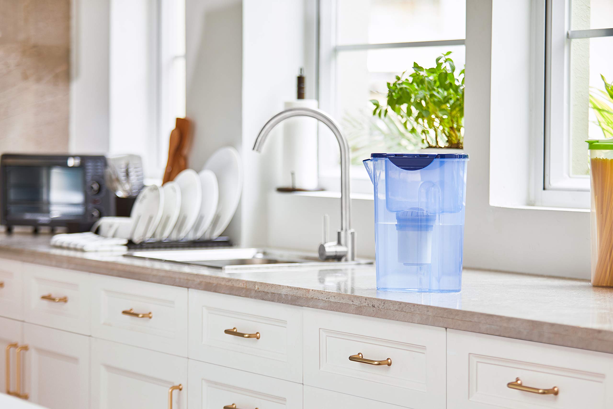 Philips AWP2915 Water Filter Jug Reduces Limescale, Chlorine