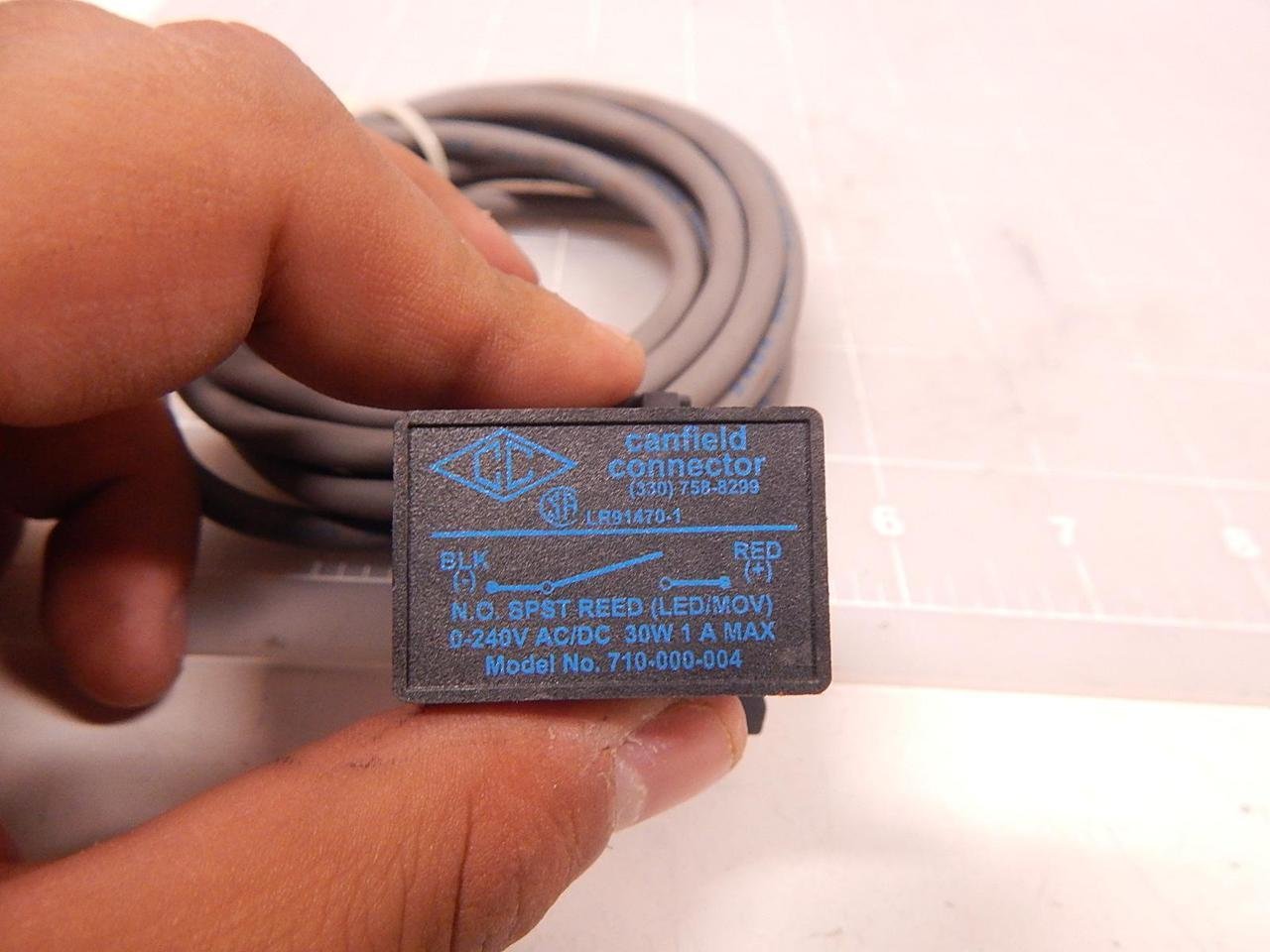 CANFIELD 710-000-004 1 AMP, 240 VAC/DC, 2-Wire, 30 W, 7000 Series, CLAMP Style, LED, NO SPST, Reed Switch, Standard Cable Connector Style