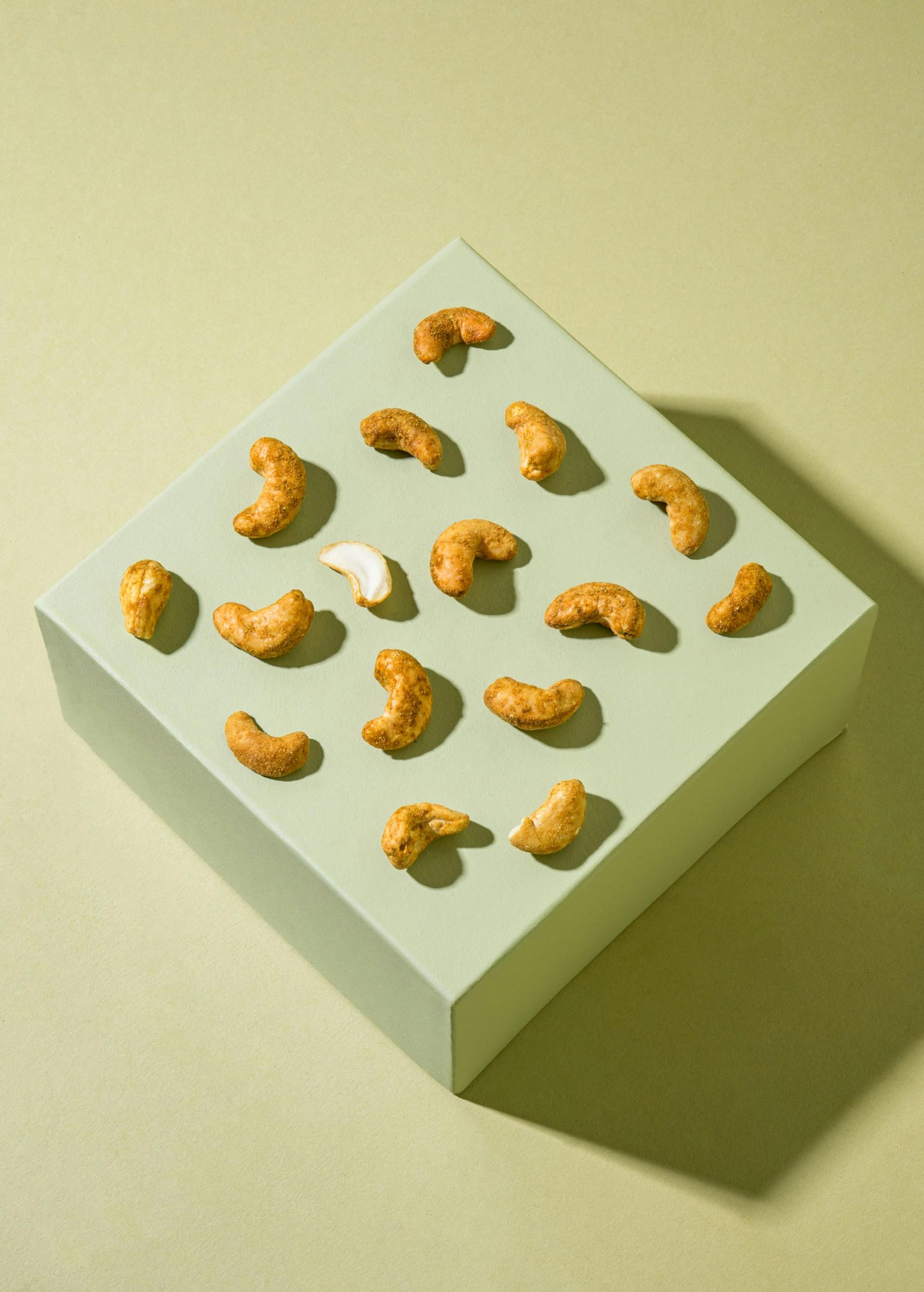 KoRo - Anacardi con Curry senza esaltatore di sapidità 500 g - Snack a base di anacardi raffinato con spezie
