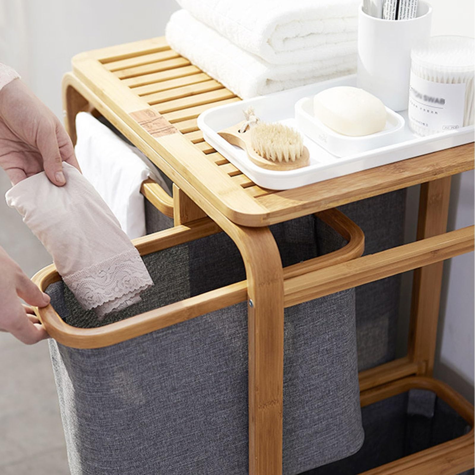 Cesto portabiancheria in bambù con 3 sacchetti scorrevoli, design a doppio scomparto per ordinare bianchi e scuri, elegante e resistente, per un'organizzazione efficiente (bianco)