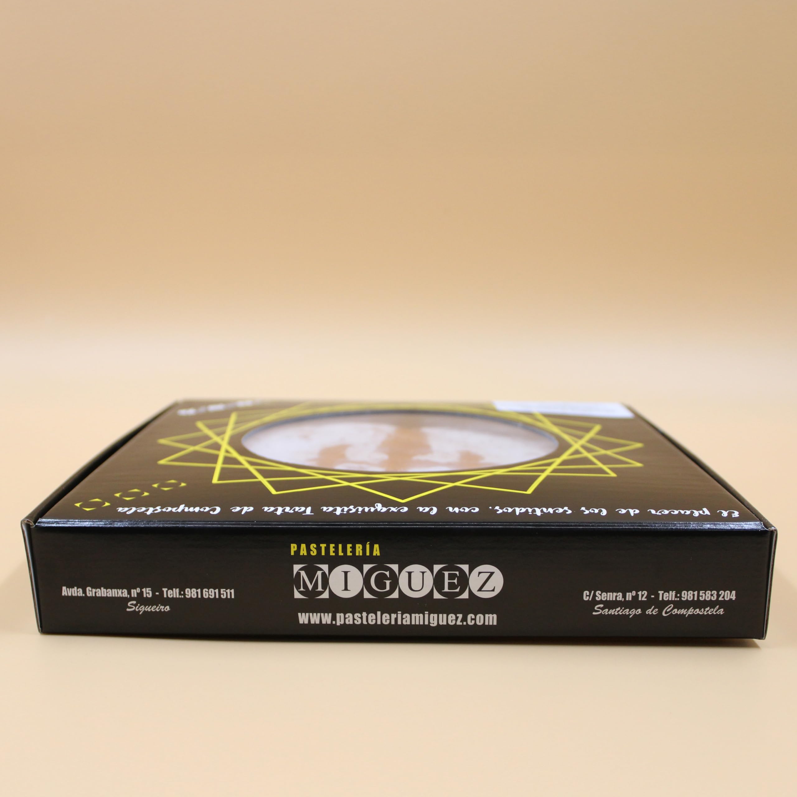 Tarta de Almendra de Santiago 1kg - Dulce gallego - Sin Gluten y Sin Lactosa - Regalo gourmet - 100% Artesanal - Almendra Marcona - Sin Aditivos - Postre para celebraciones - Ingredientes naturales