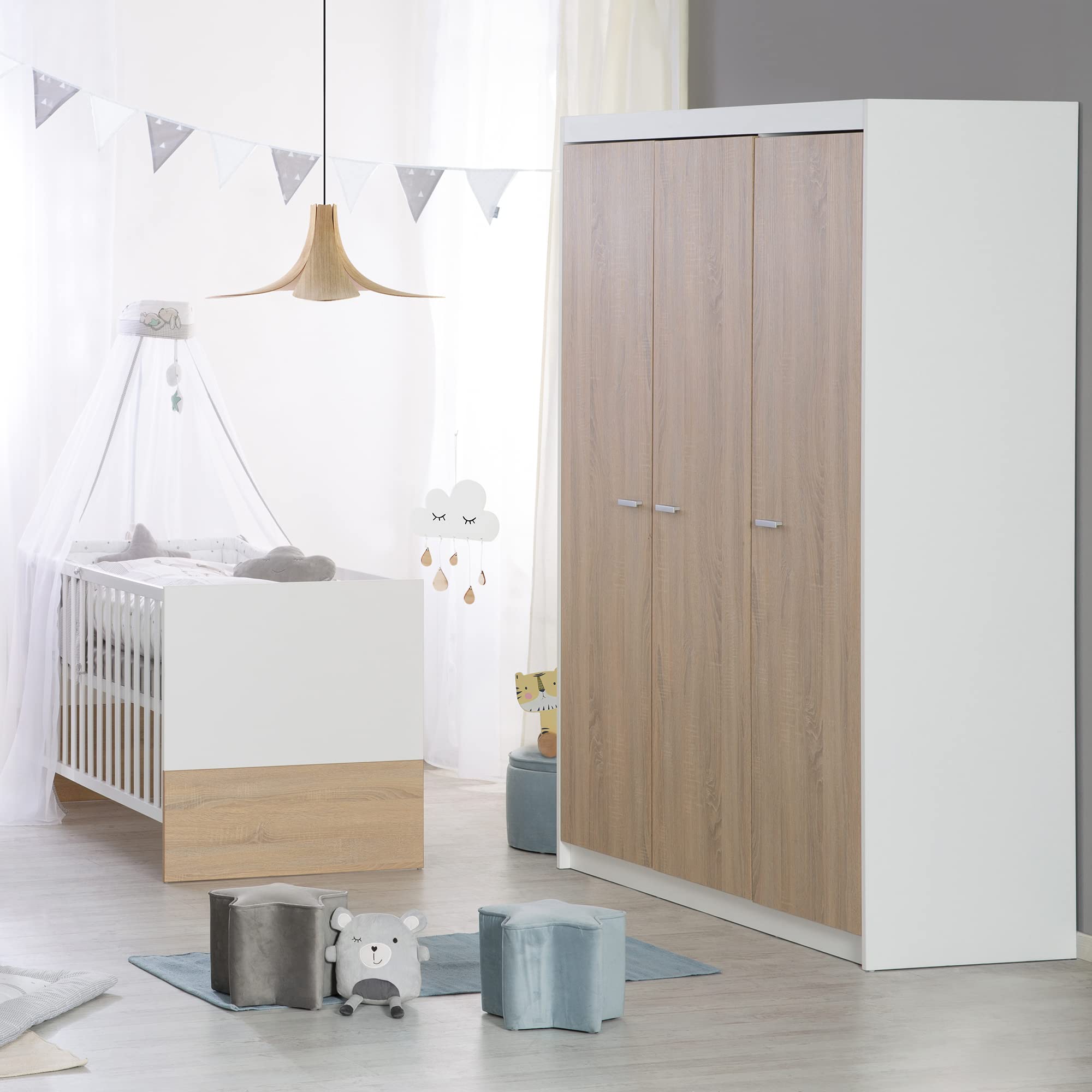 roba Chambre Bébé Complète Gabriella - Lit Évolutif 70 x 140 cm + Commode à Langer Étroit + Armoire 3 Portes - Blanc/Décor Bois